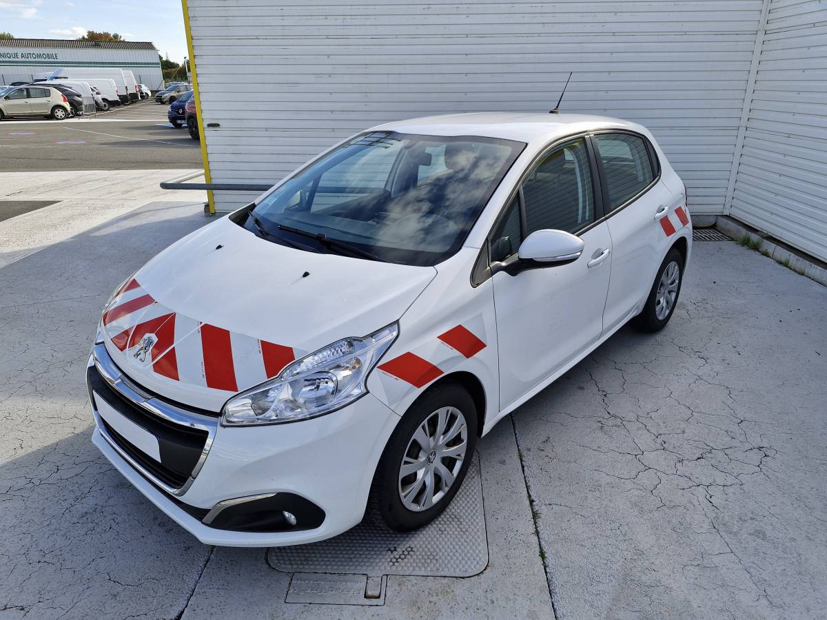 peugeot 208 societe