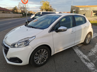 Photo 3438339 - Peugeot 208 Puretech 110 S&S EAT6 ALLURE