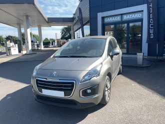 Photo 3174466 - Peugeot 3008 1.6 BlueHDi 120 Active 5 portes  (févr. 2015) (co2 108)