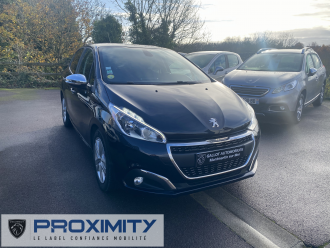 Photo 3403889 - Peugeot 208 BLUEHDI 100 S&S Signature