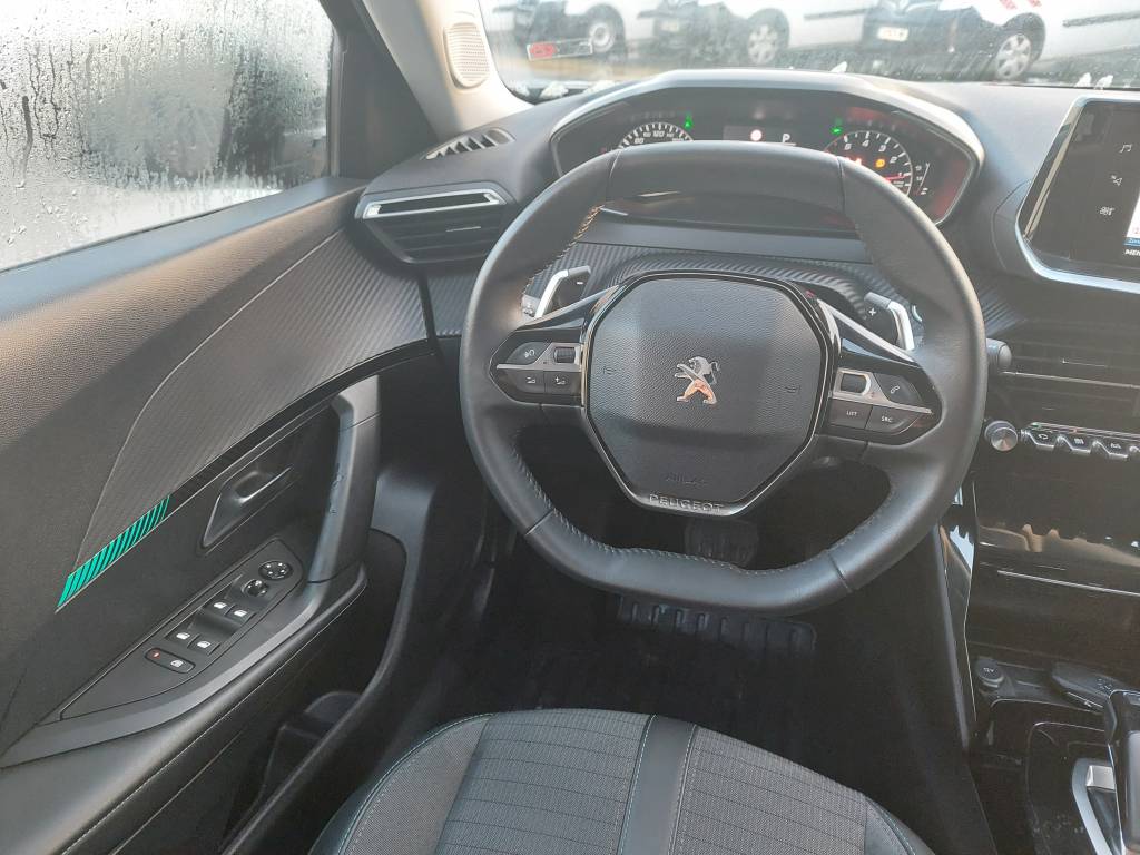 Peugeot 2008 (2)
