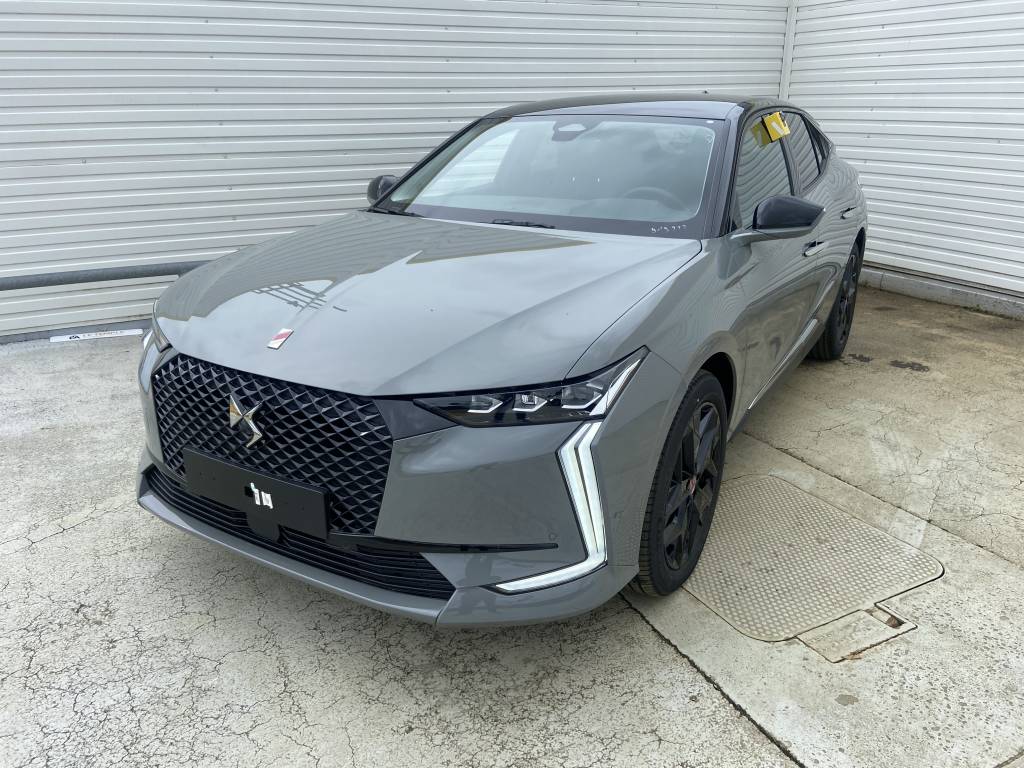 DS 4