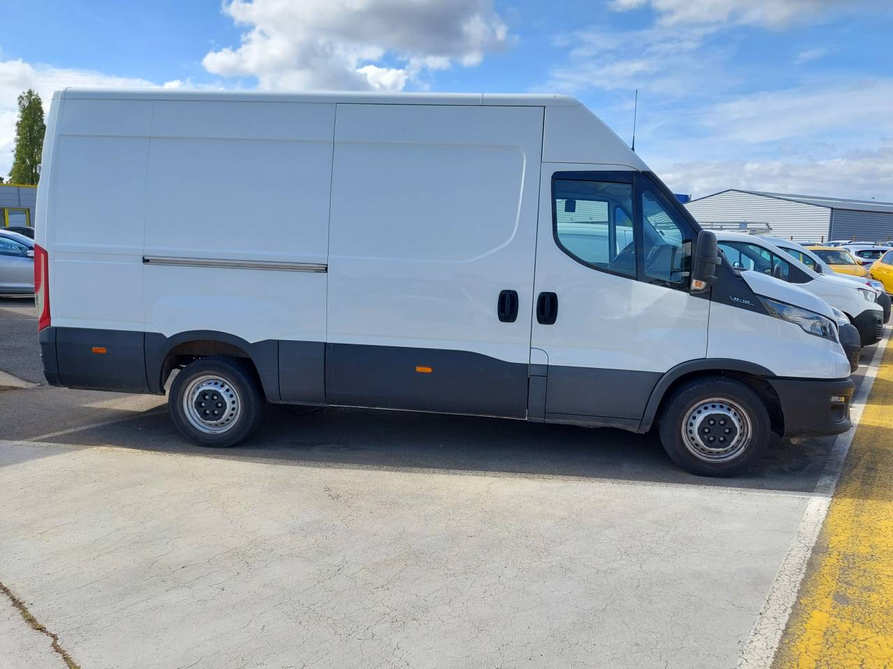 Iveco DAILY FOURGON