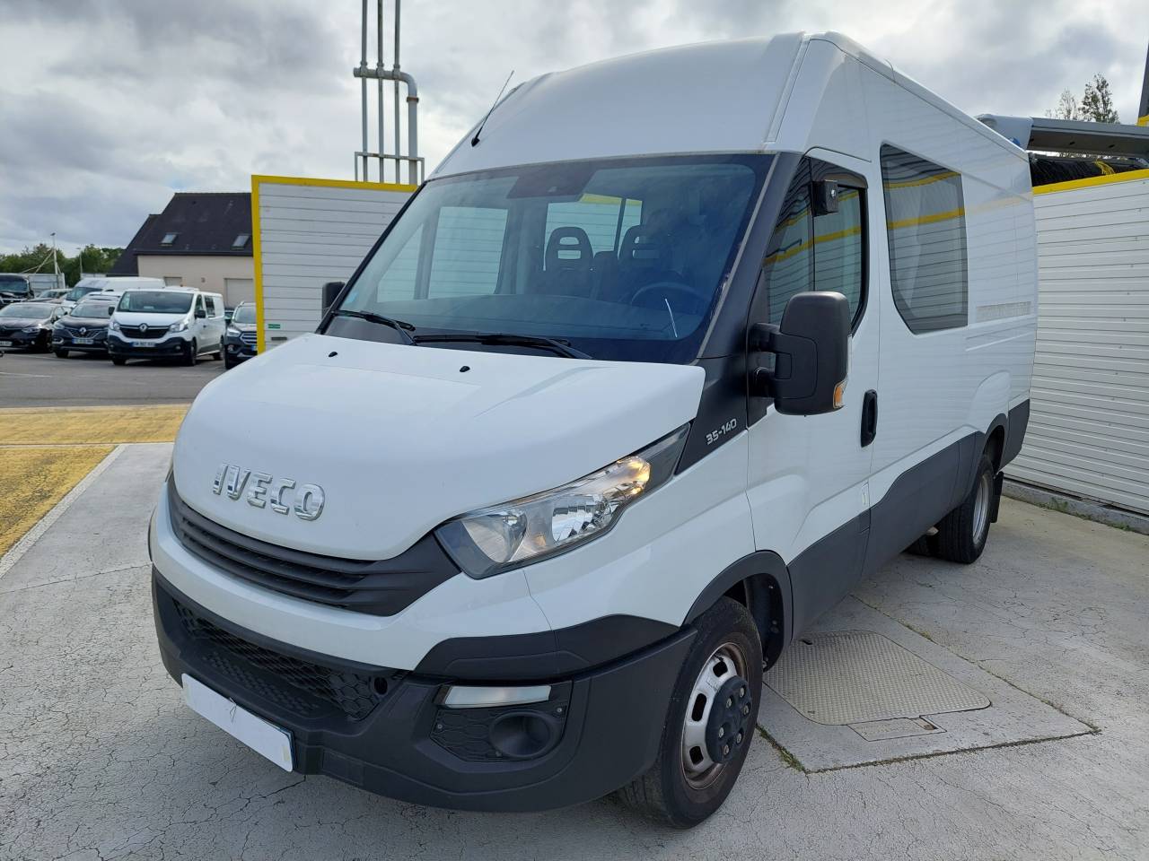 Ivéco DAILY 35 c 14s v12 quad-leaf DOUBLE CABINE 7PL