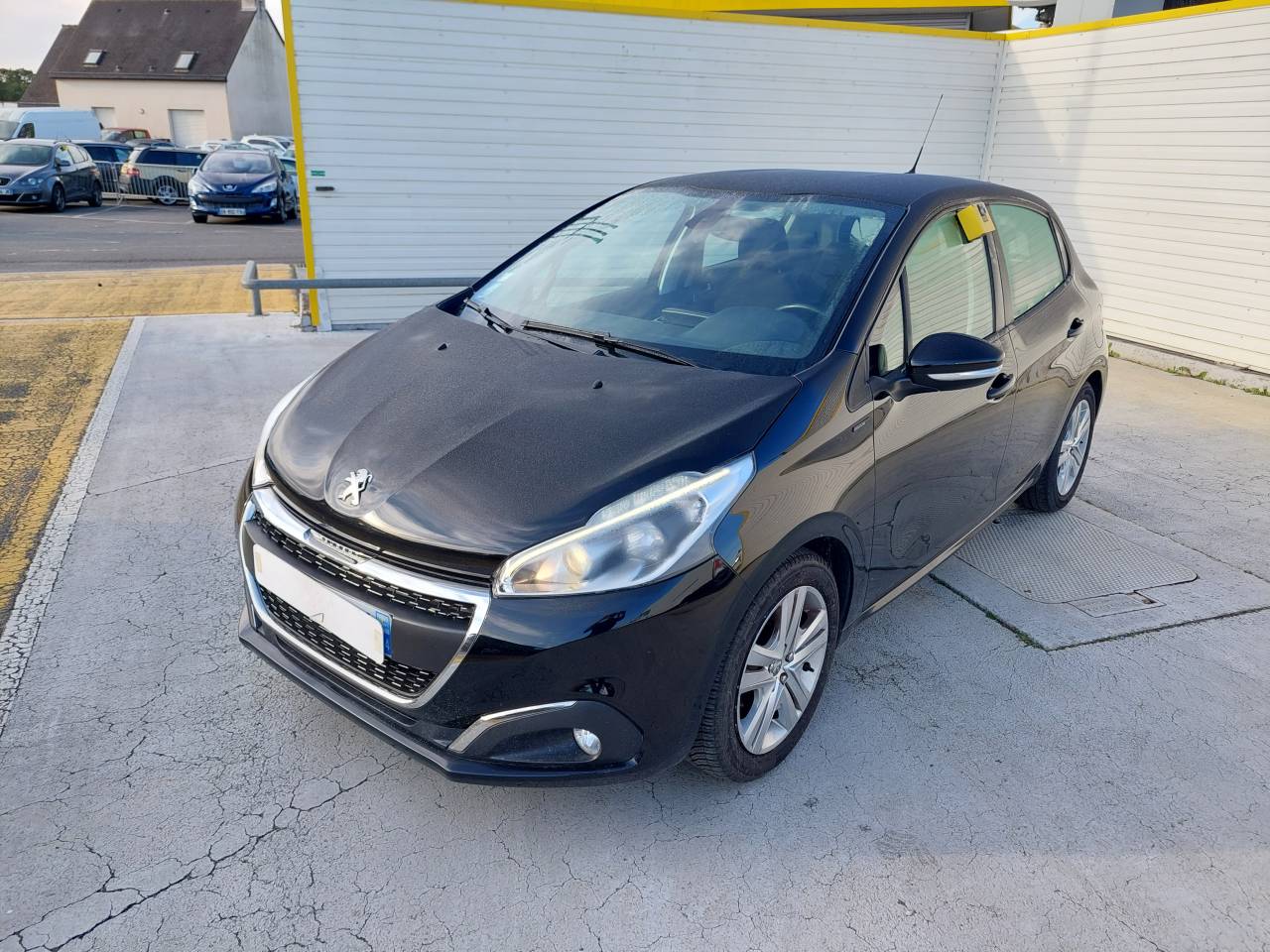 Peugeot 208 Puretech 82 ?6.c Signature
