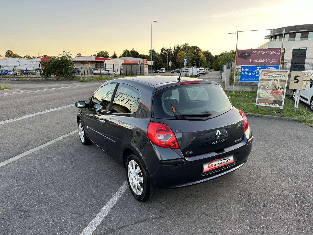 Renault Clio Iii noir d'occasion à vendre