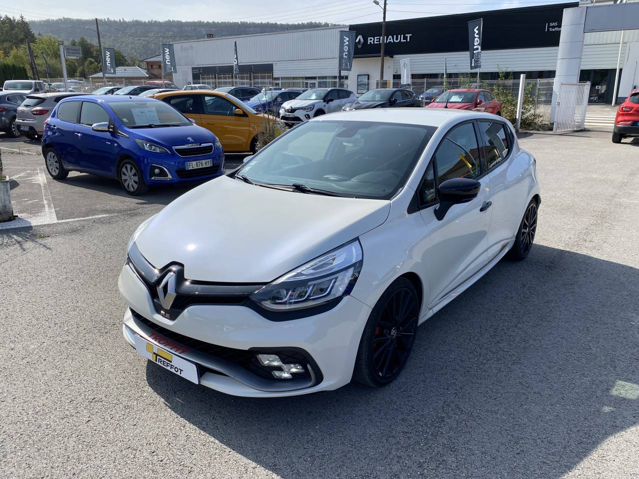 RENAULT Clio IV 1.6 Turbo 220 Energy RS Trophy EDC - Véhicule d'occasion