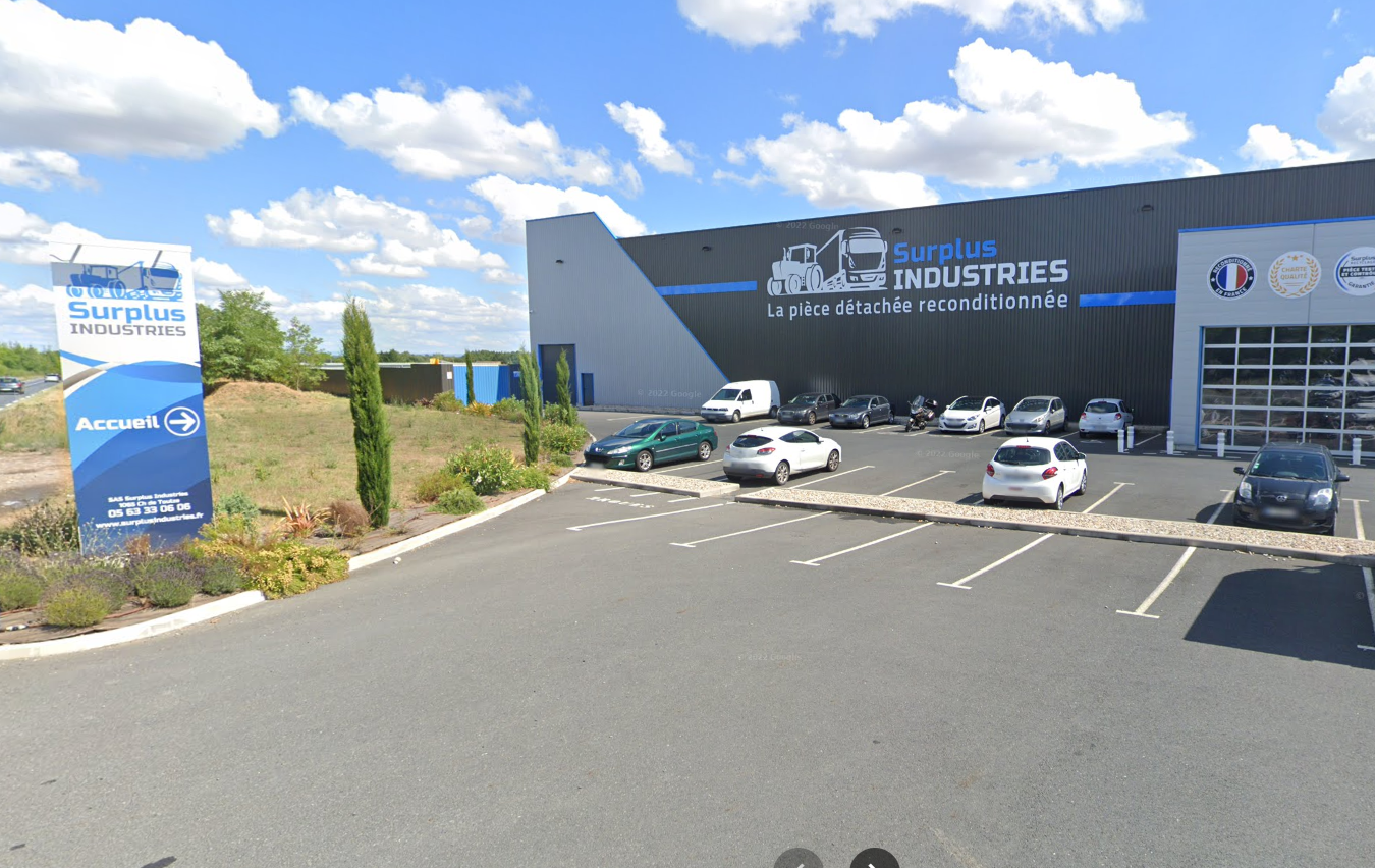 Logo SURPLUS INDUSTRIES｜Revendeur Poids Lourds d'occasion