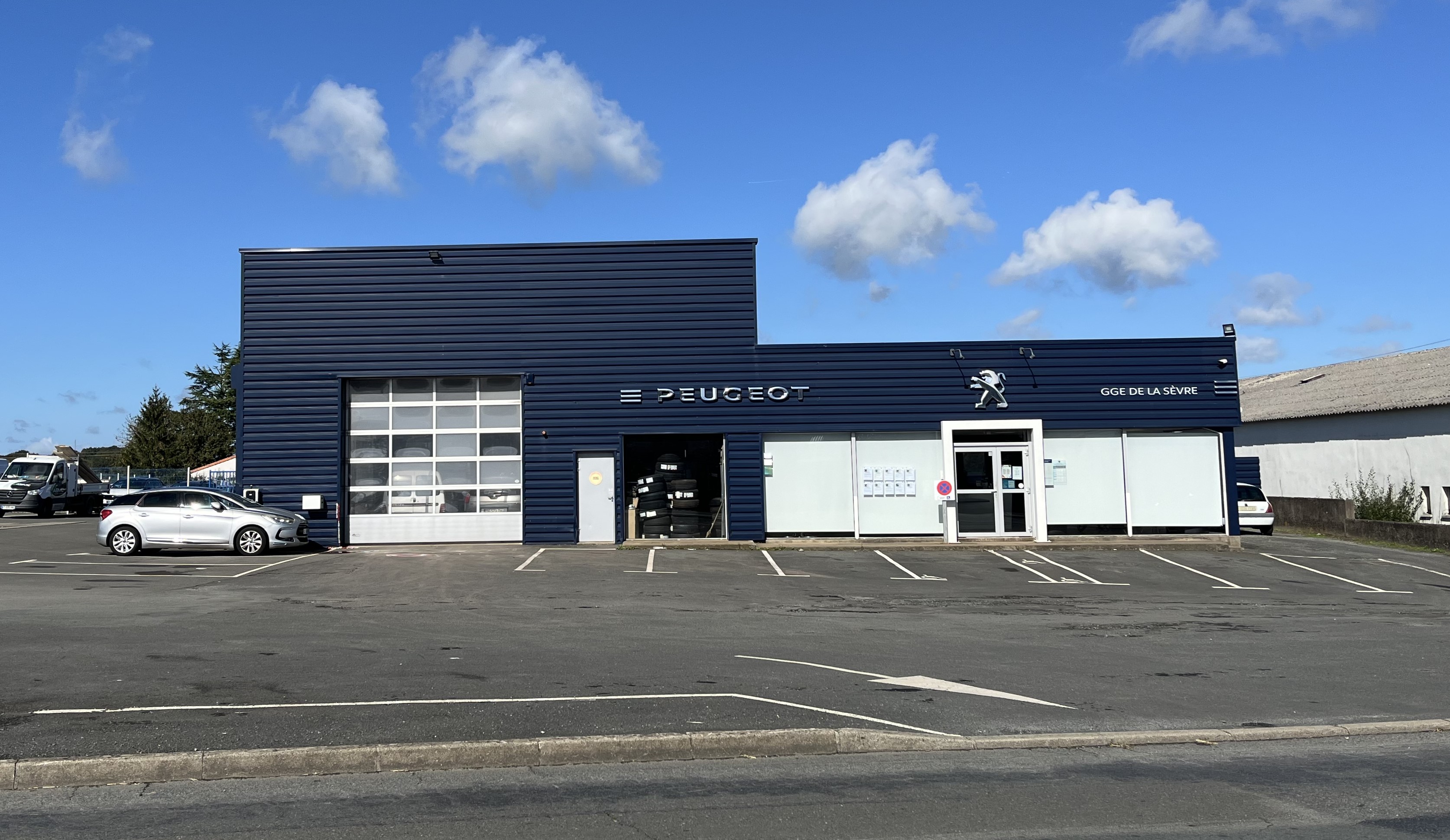 Logo GARAGE DE LA SÈVRE | Votre agent Peugeot de référence à Chanverrie, en Vendée (85)