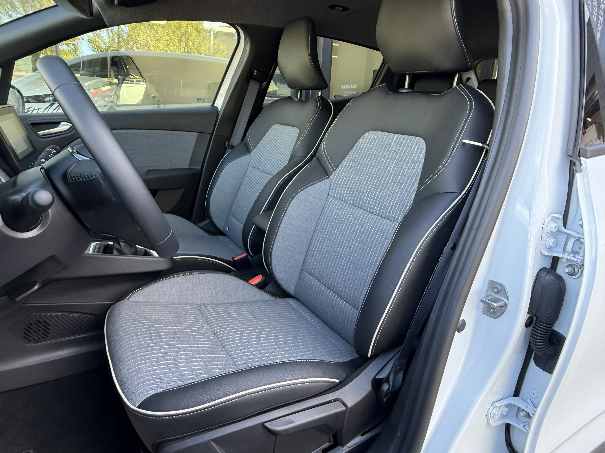 Renault Clio  V Techno TCe 90 -24 groupe Vergnon