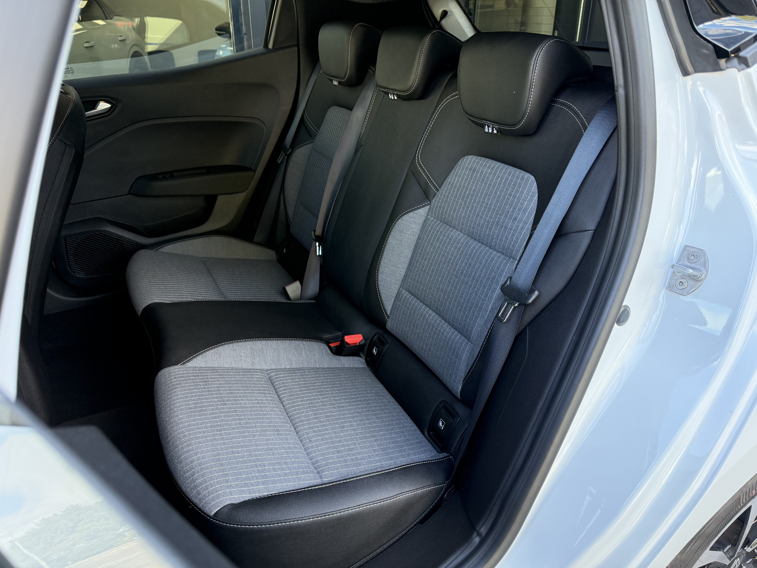 Renault Clio  V Techno TCe 90 -24 groupe Vergnon