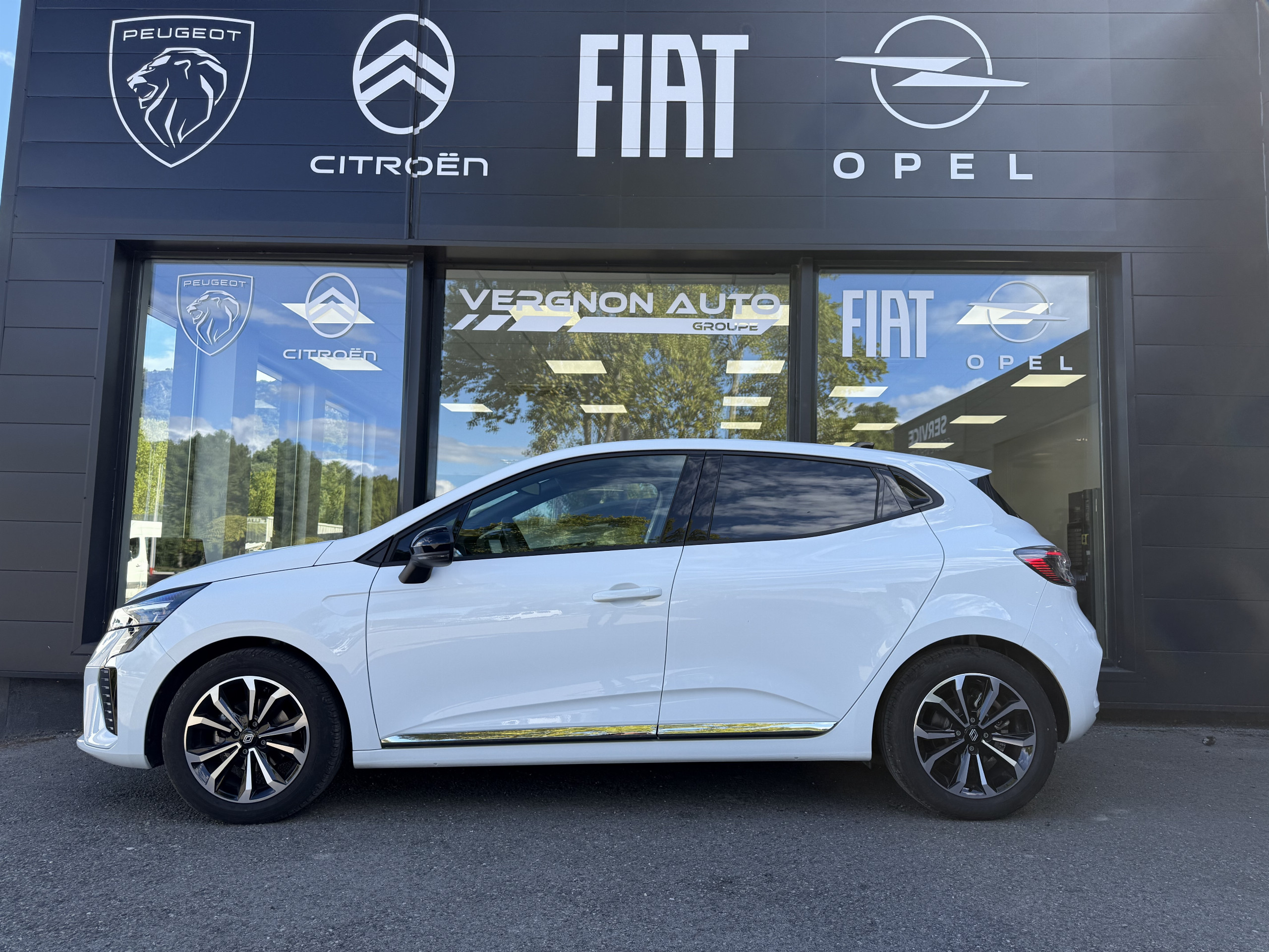 Renault Clio  V Techno TCe 90 -24 groupe Vergnon