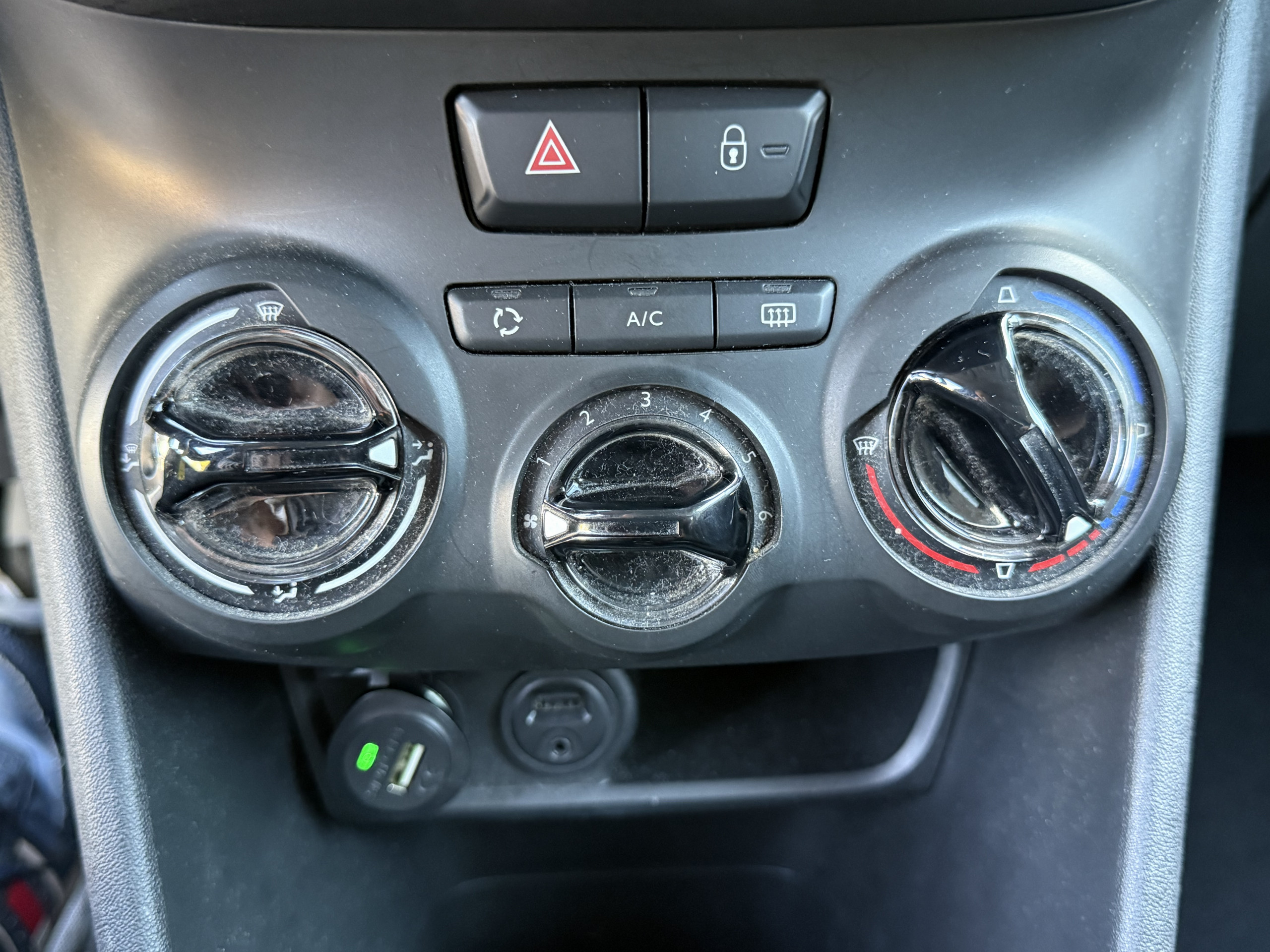 Peugeot 208 1.2 PureTech 82 Style groupe Vergnon