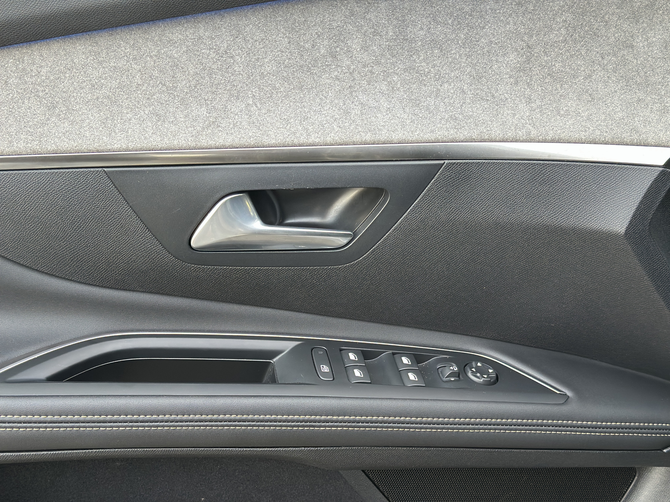 Peugeot 5008  II Hybrid 136 e-DCS6 GT groupe Vergnon