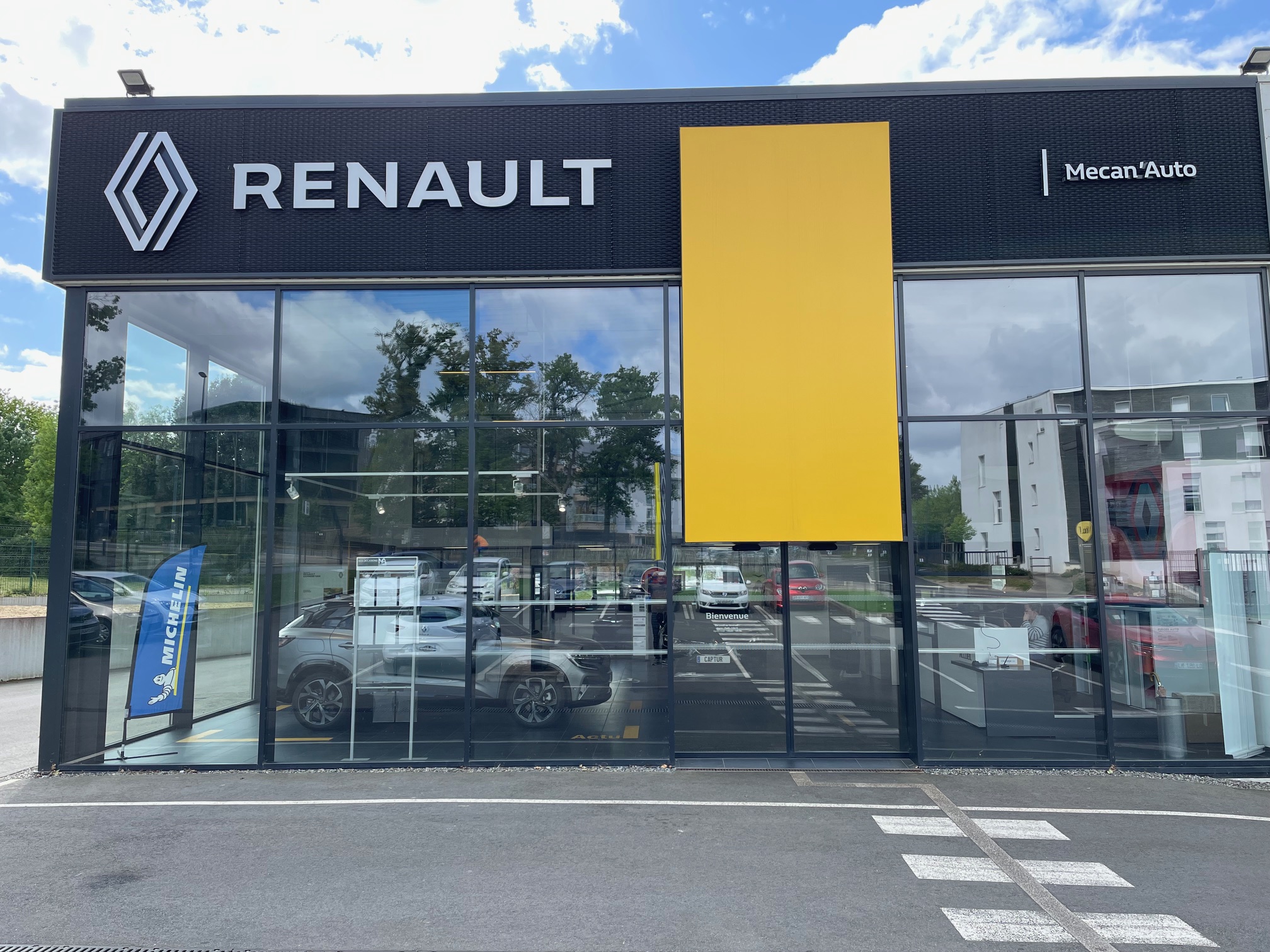 Logo Mecan auto | Agent Renault Dacia | Vente de véhicules à Vertou (44)