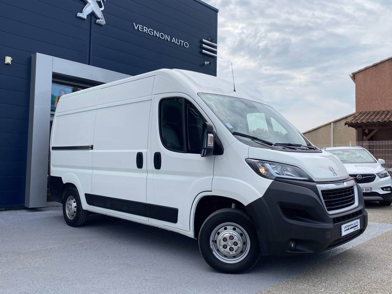 Peugeot Boxer  II BlueHDi 120 S&S ASPHALT 330 L2H2 groupe Vergnon