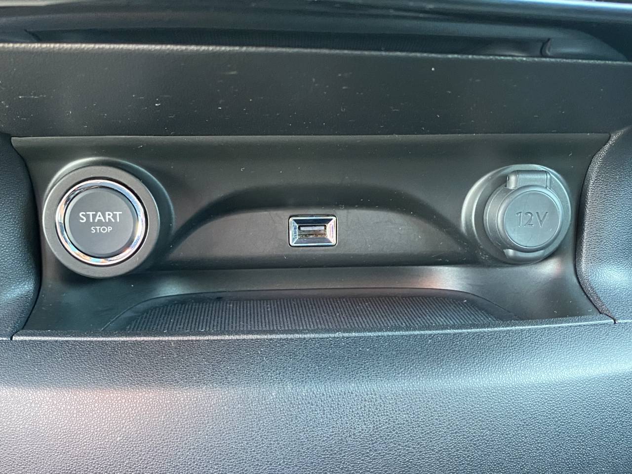 Citroën C4 CACTUS PureTech 110 S&S EAT6 Shine groupe Vergnon