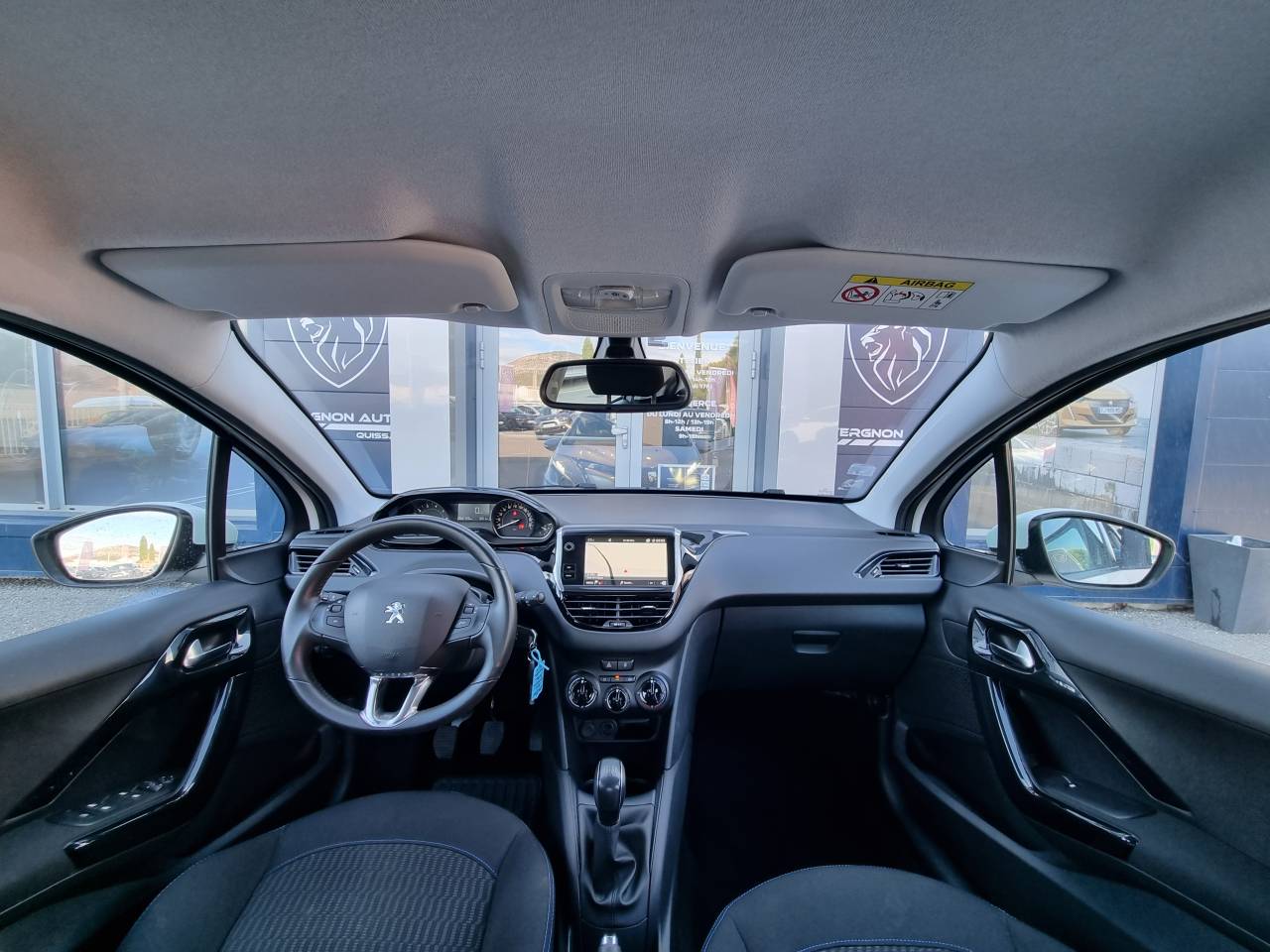 Peugeot 208 Puretech 82 Signature groupe Vergnon