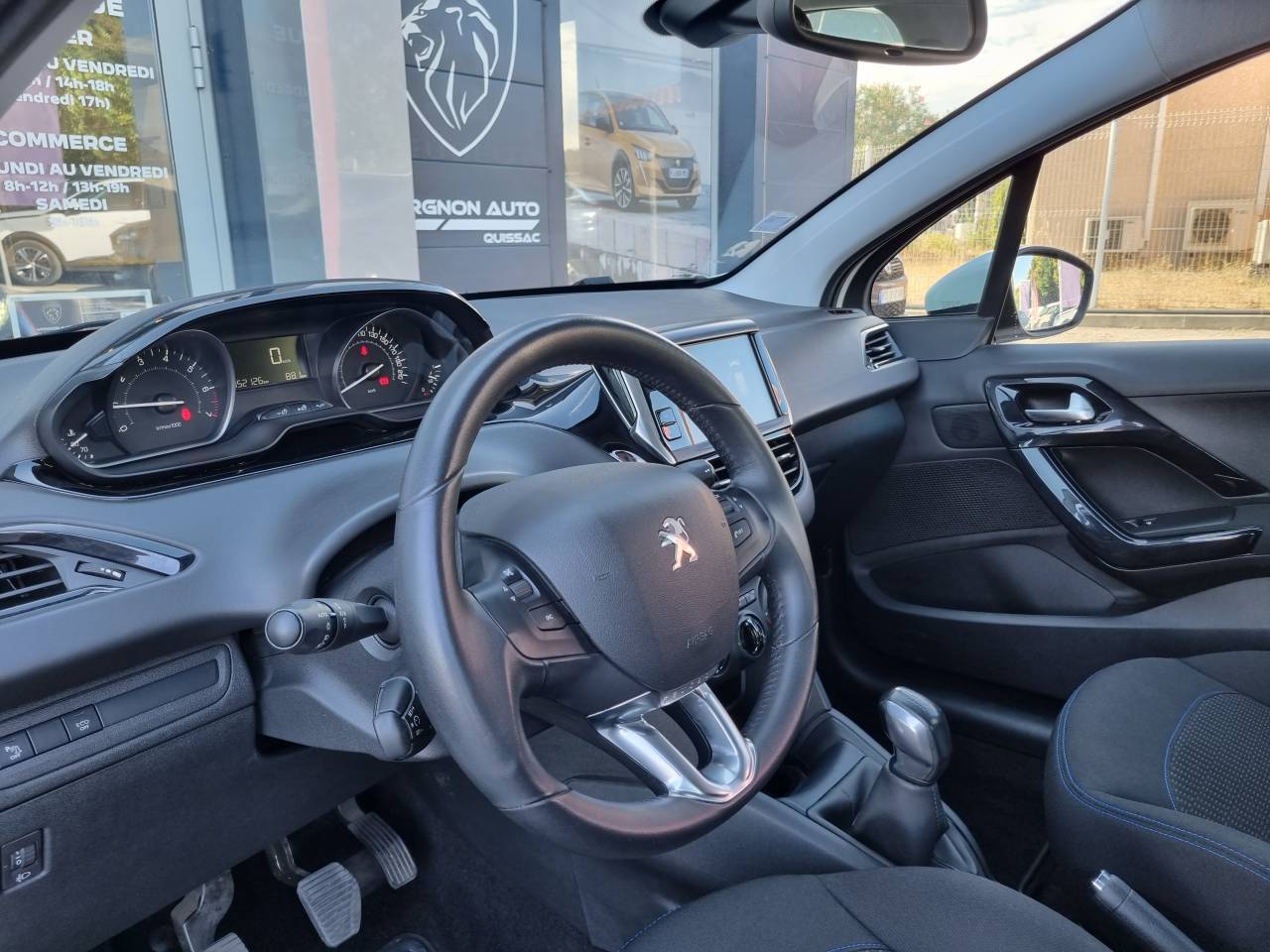 Peugeot 208 Puretech 82 Signature groupe Vergnon