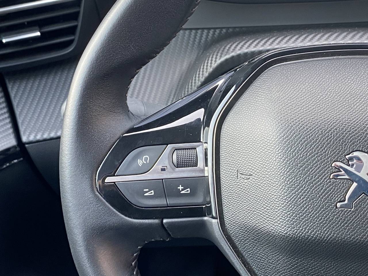 Peugeot e-208  II Electrique Allure Business groupe Vergnon