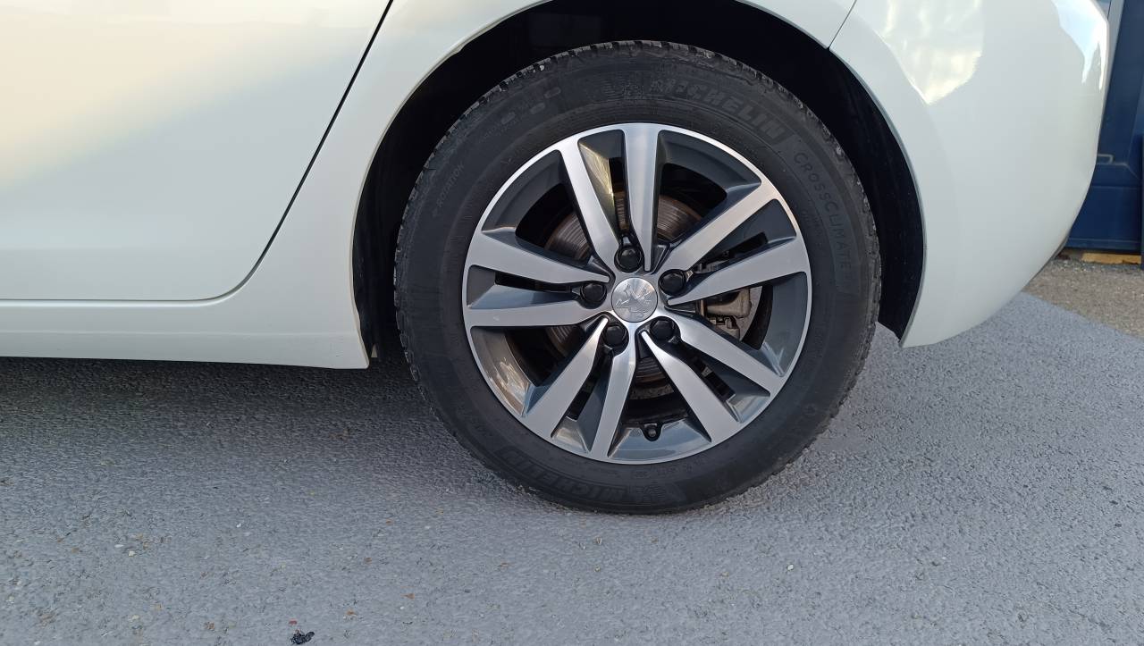 Peugeot 308  II Puretech 130 S&S EAT8 Allure groupe Vergnon