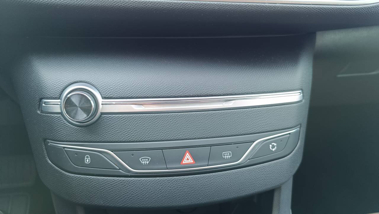 Peugeot 308  II Puretech 130 S&S EAT8 Allure groupe Vergnon