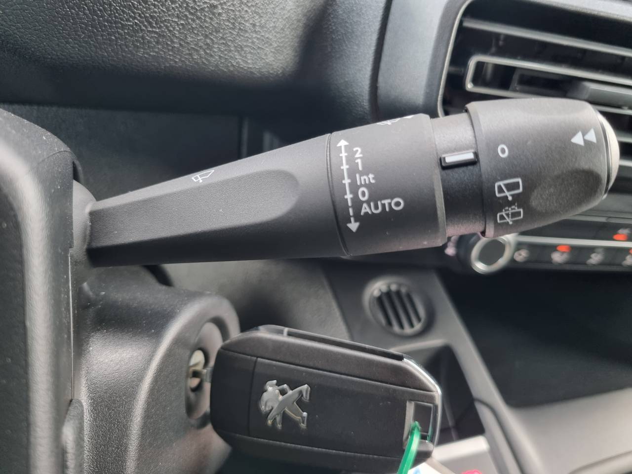 Peugeot Partner  III Taille M Asphalt Co MLTFX 650kg HDI 100 groupe Vergnon