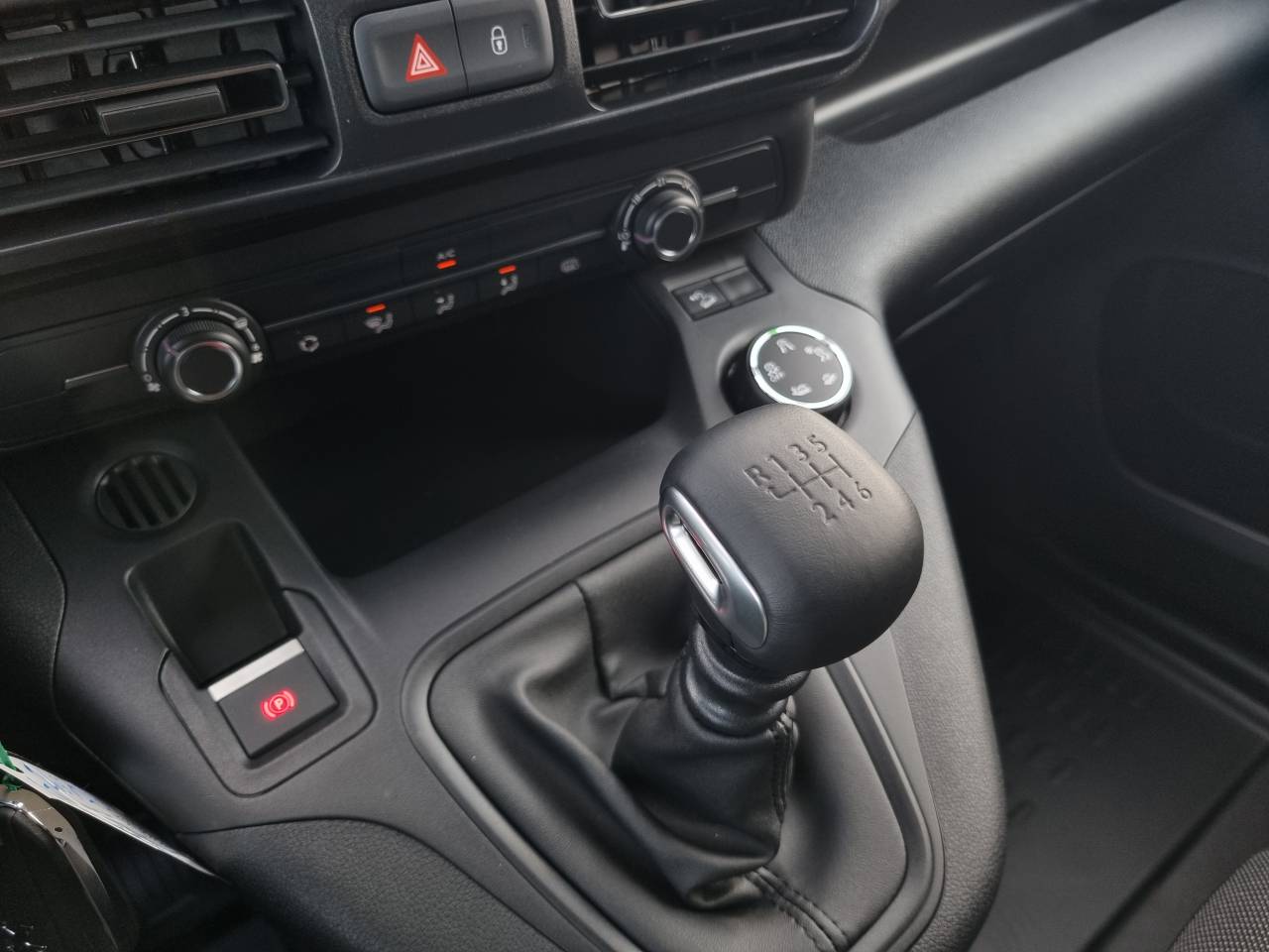 Peugeot Partner  III Taille M Asphalt Co MLTFX 650kg HDI 100 groupe Vergnon