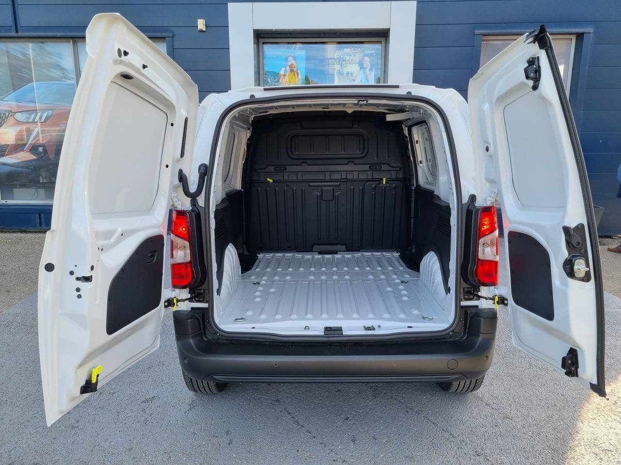 Peugeot Partner  III Taille M Asphalt Co MLTFX 650kg HDI 100 groupe Vergnon