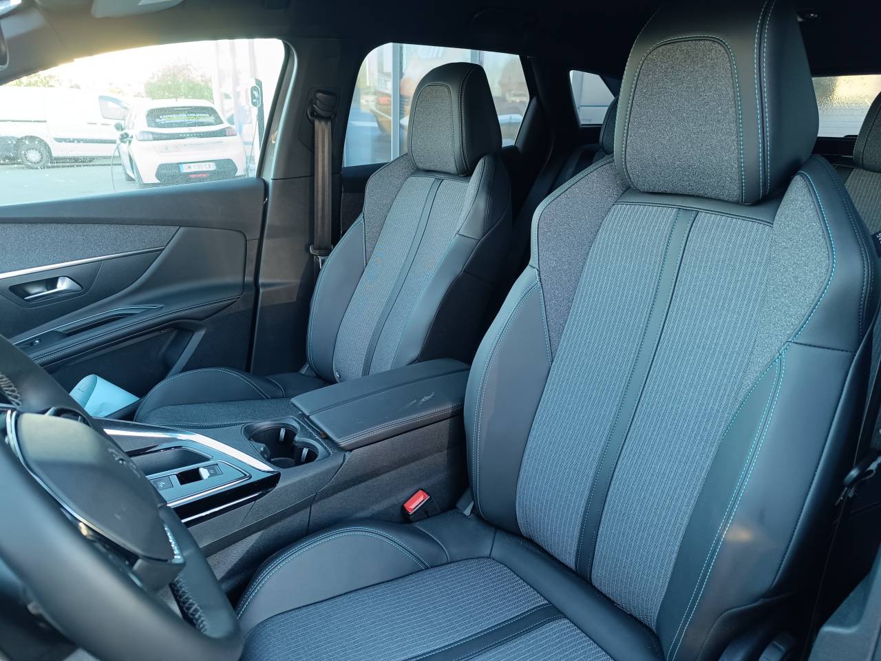 Peugeot 3008  II PureTech 130 S&S EAT8 Allure Pack  groupe Vergnon