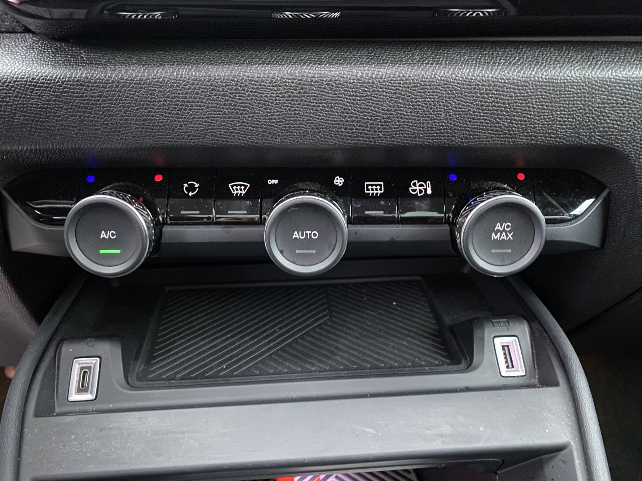 Citroën C4  III BlueHDi 110 S&S BVM6 Shine groupe Vergnon