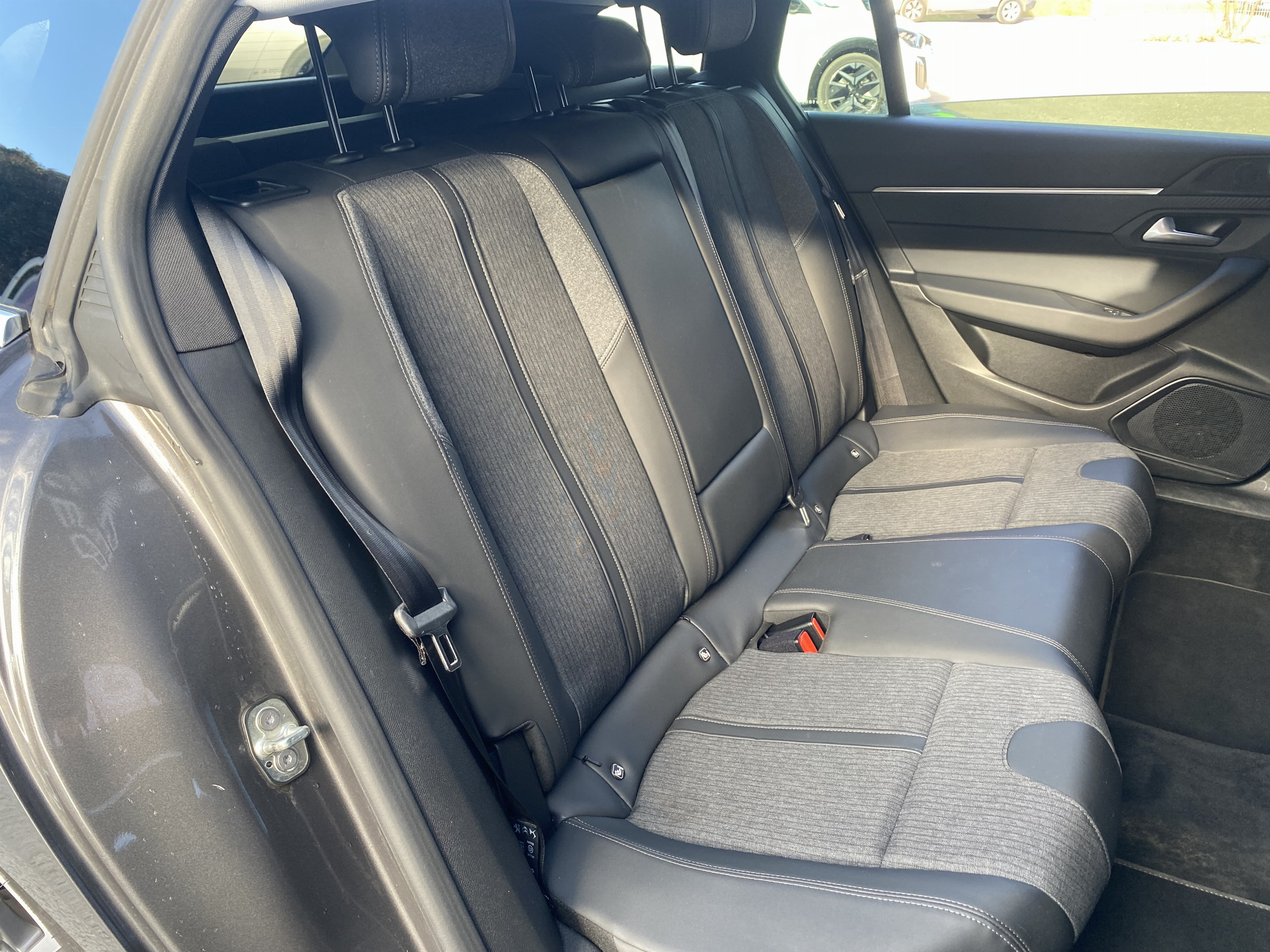 Peugeot 508 SW  II HYBRID 225 E-EAT8 ALLURE BUSINESS groupe Vergnon