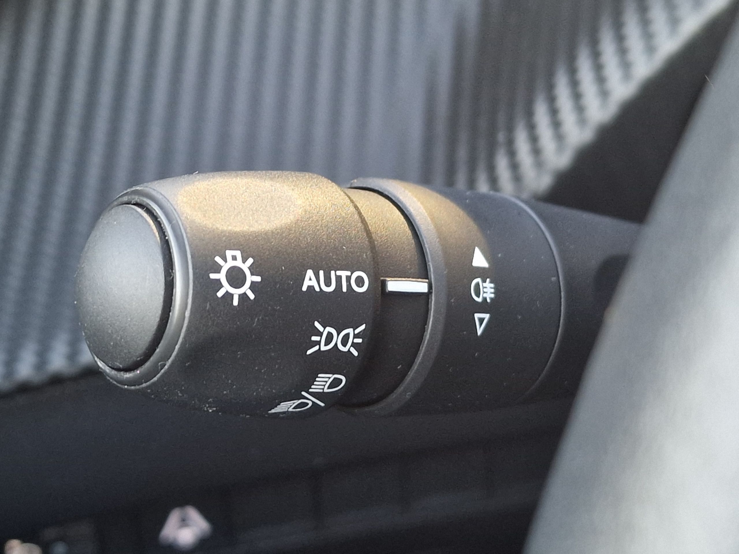 Peugeot 208  II Hybrid 100 e-DCS6 Allure groupe Vergnon