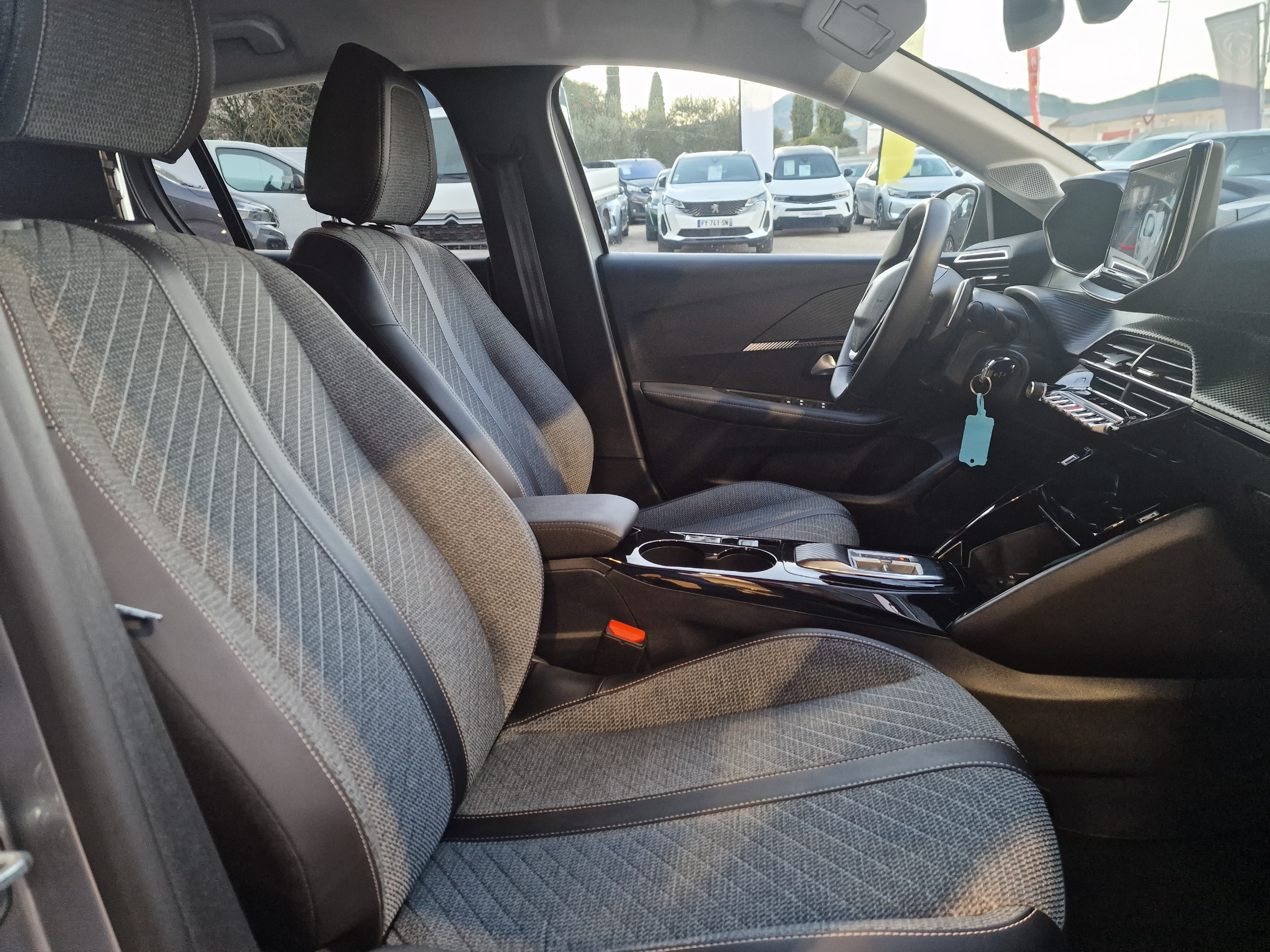 Peugeot 208  II Hybrid 100 e-DCS6 Allure groupe Vergnon