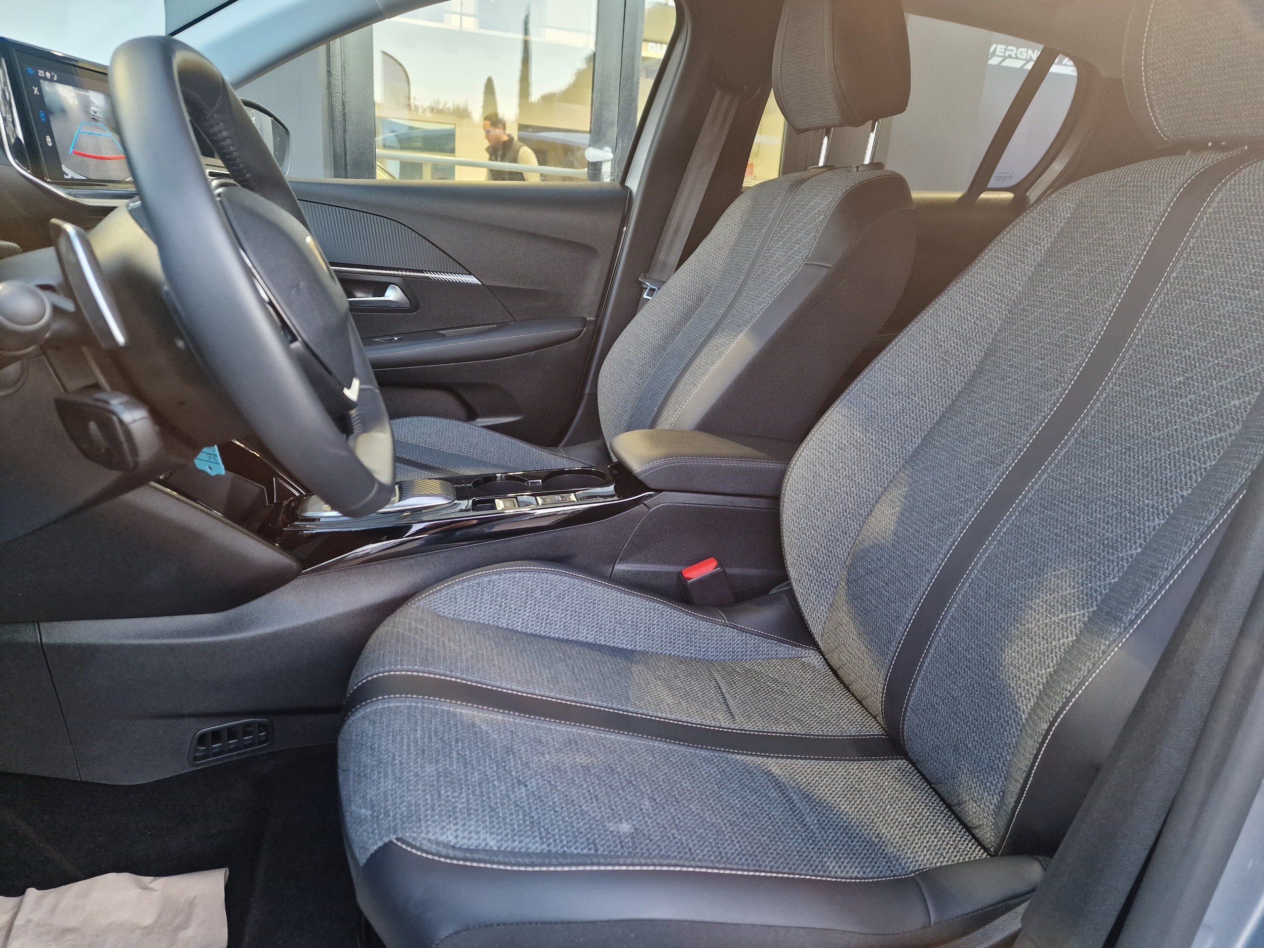 Peugeot 208  II Hybrid 100 e-DCS6 Allure groupe Vergnon