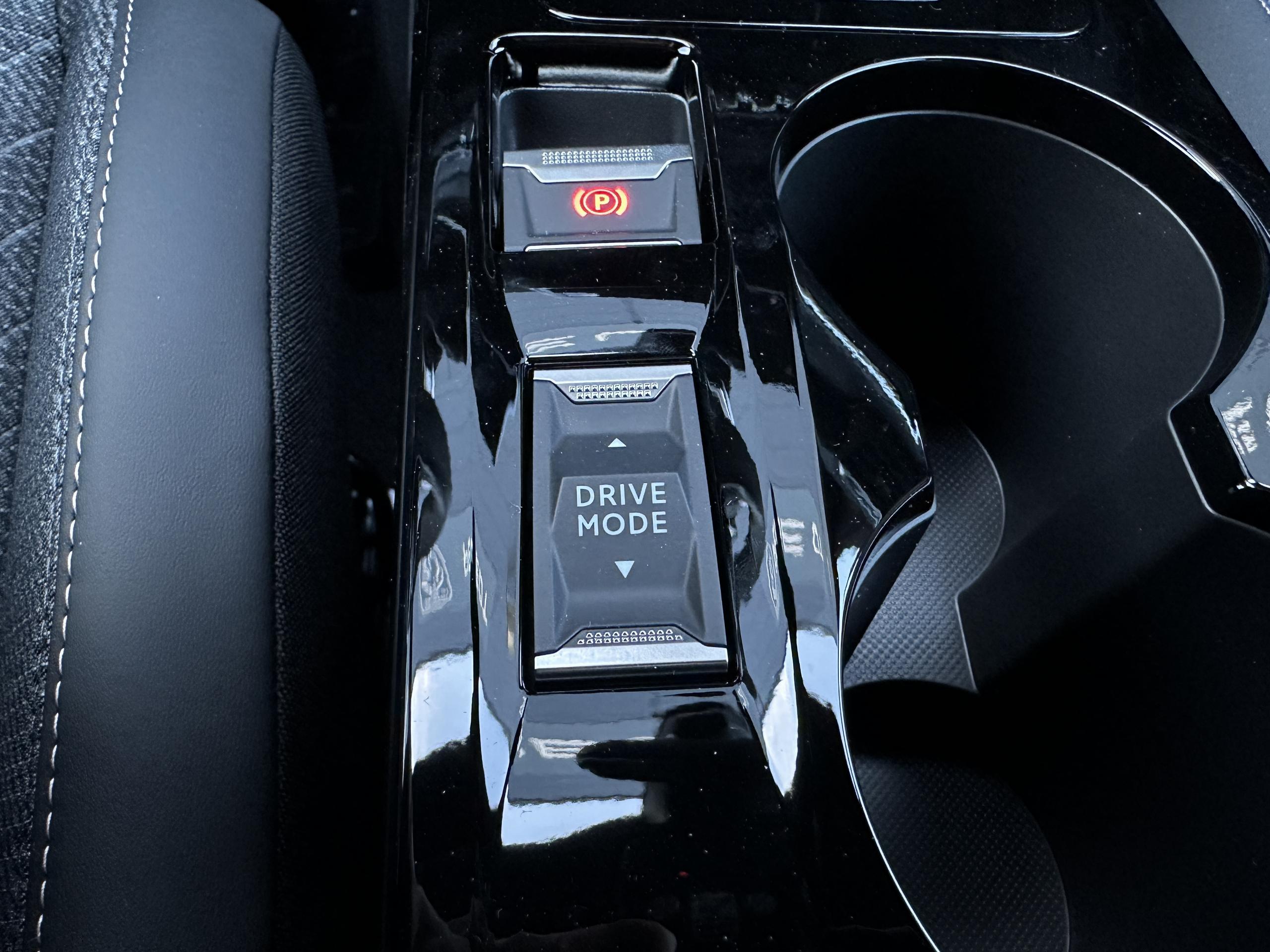 Peugeot 2008  II Hybrid 145 e-DCS6 ALLURE groupe Vergnon