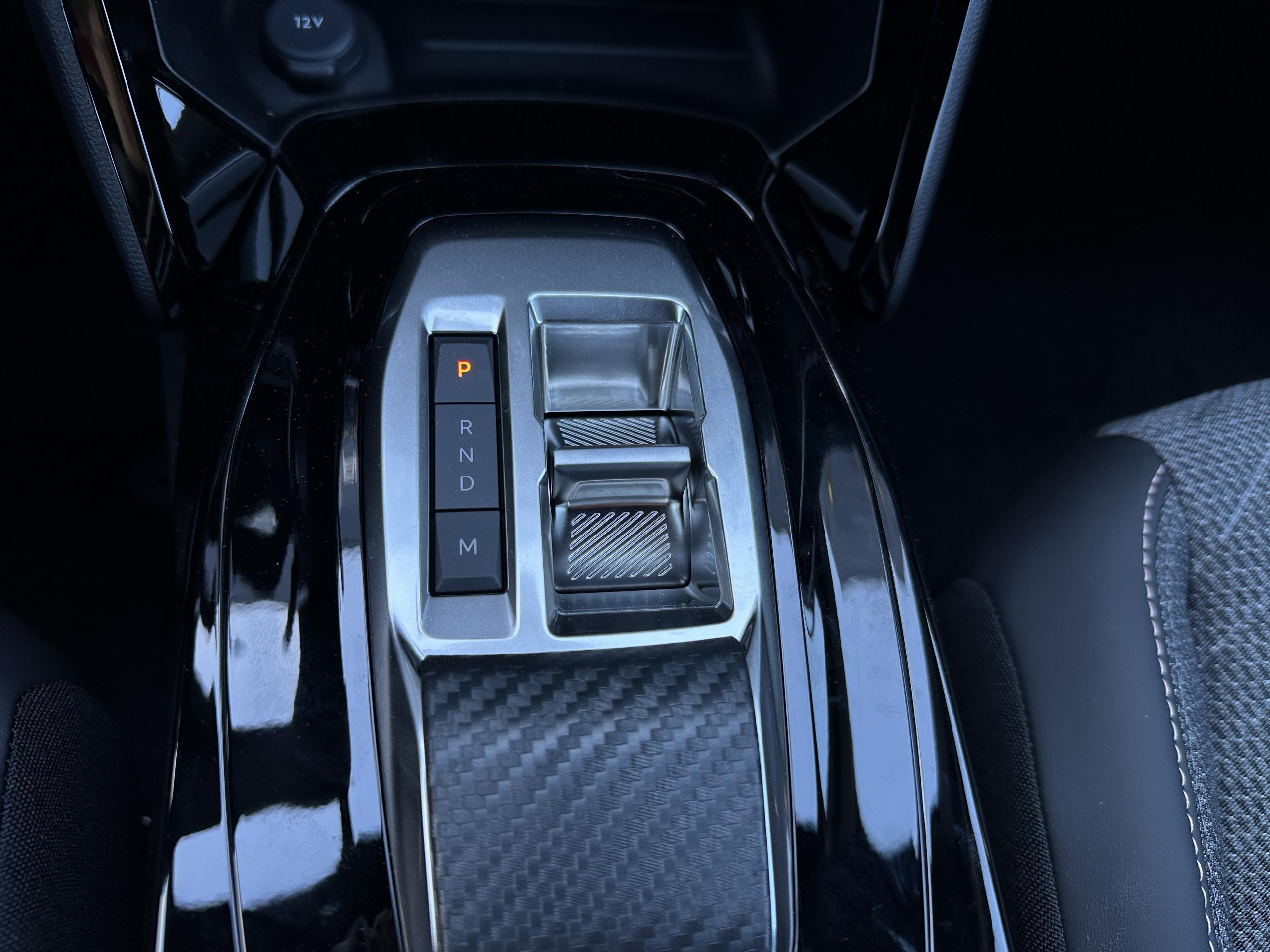 Peugeot 2008  II Hybrid 145 e-DCS6 ALLURE groupe Vergnon