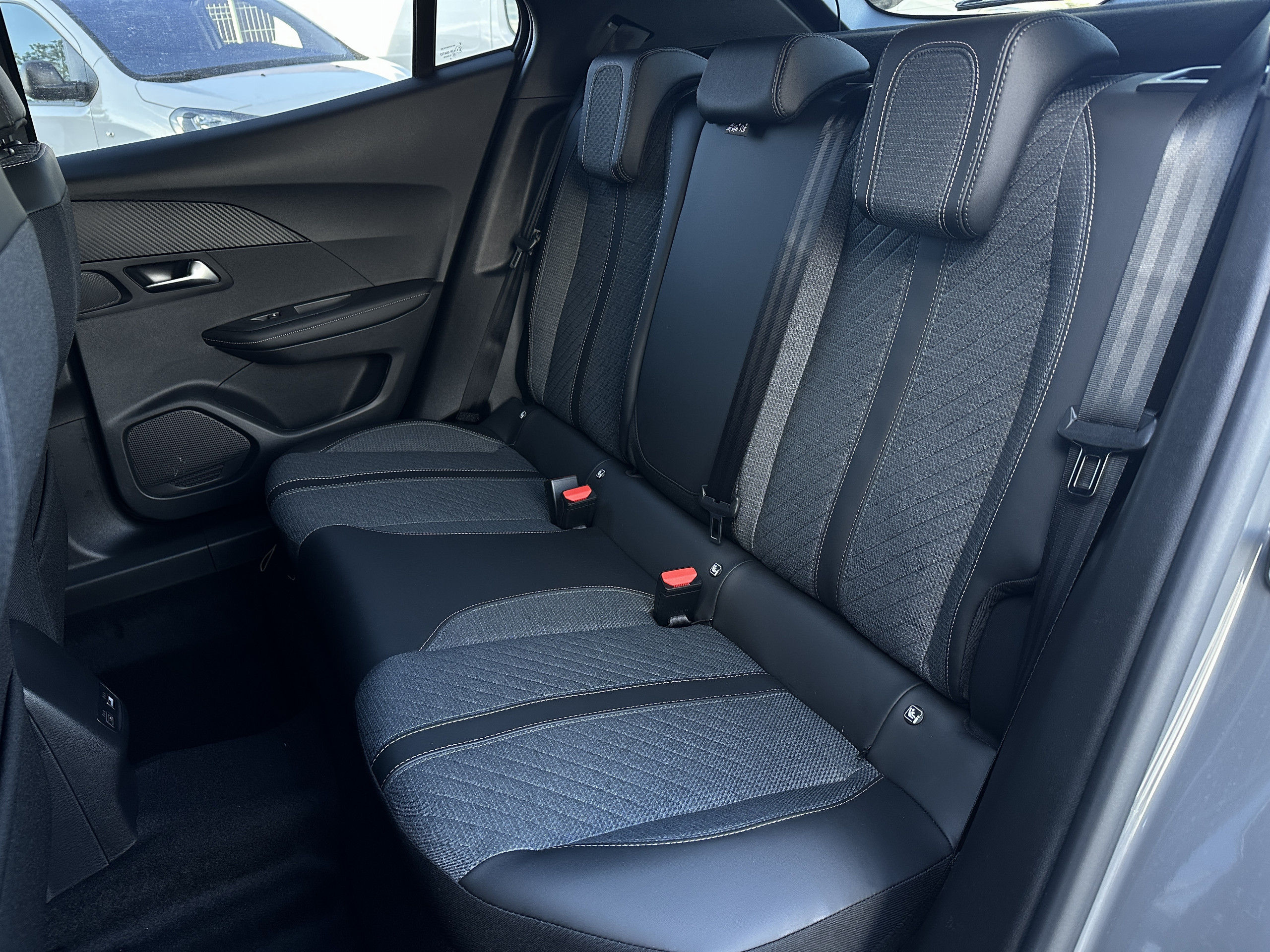 Peugeot 2008  II Hybrid 145 e-DCS6 ALLURE groupe Vergnon