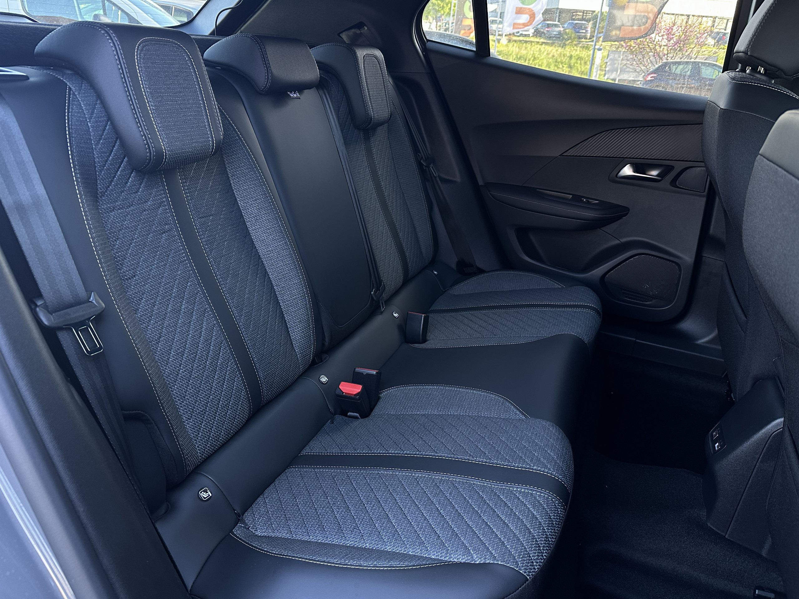 Peugeot 2008  II Hybrid 145 e-DCS6 ALLURE groupe Vergnon