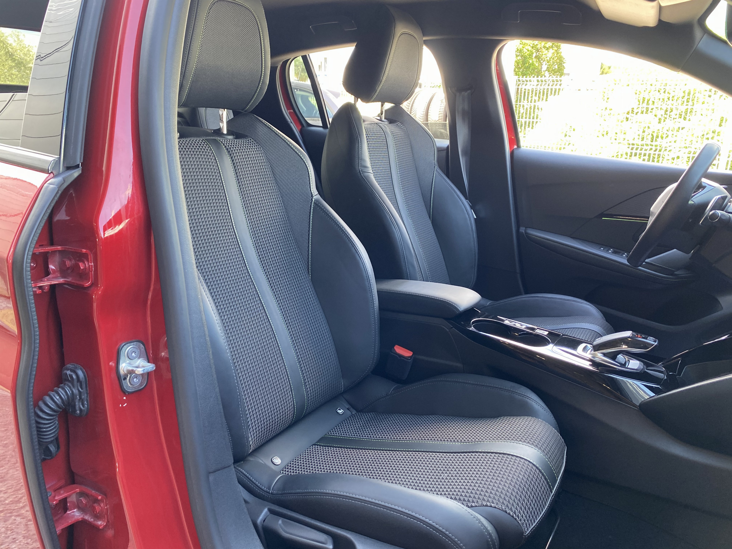 Peugeot 208  II Puretech 100 S&S EAT8 GT Line groupe Vergnon