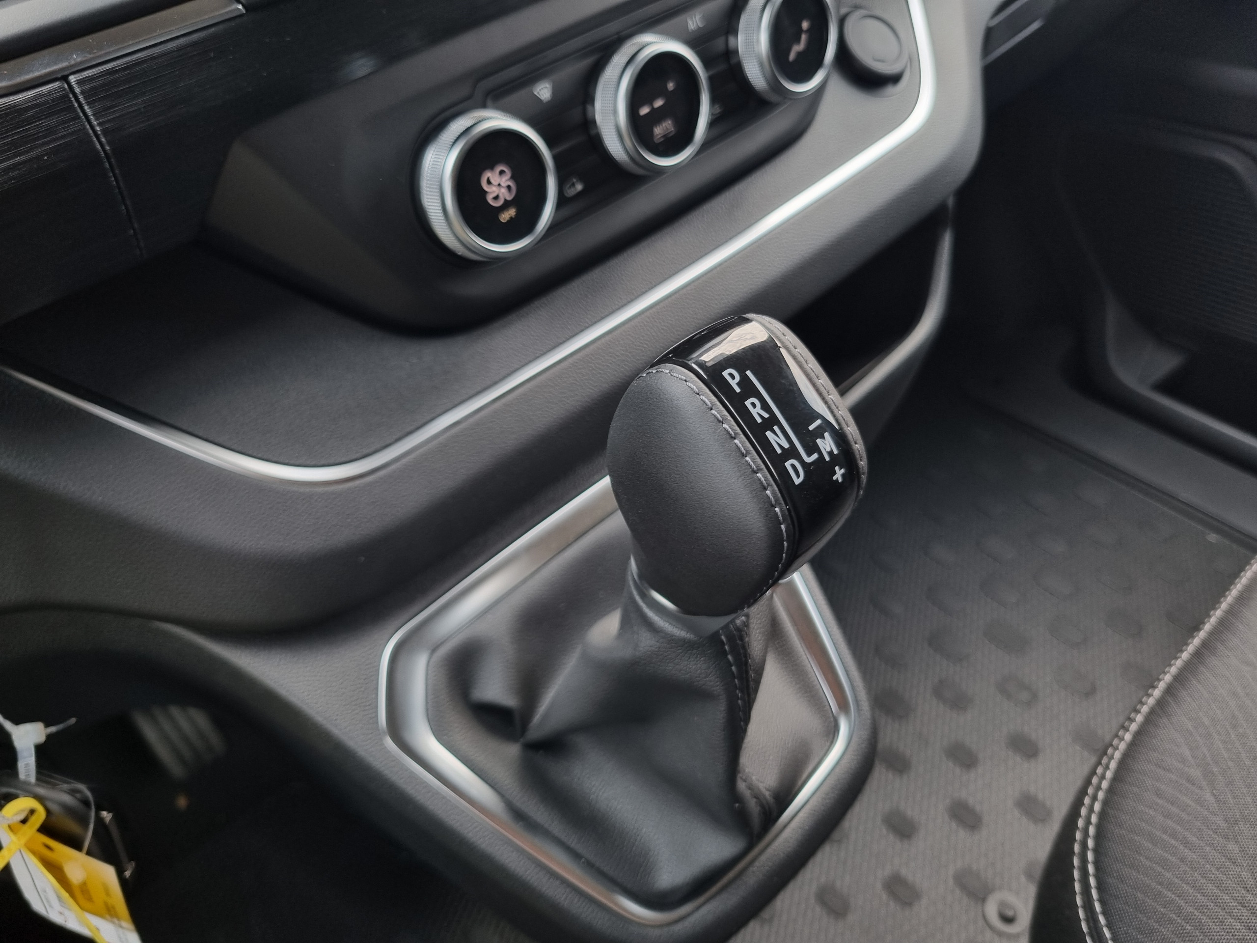 Renault Trafic  III CA GCF L2H1 3T Blue dCi 150 EDC groupe Vergnon