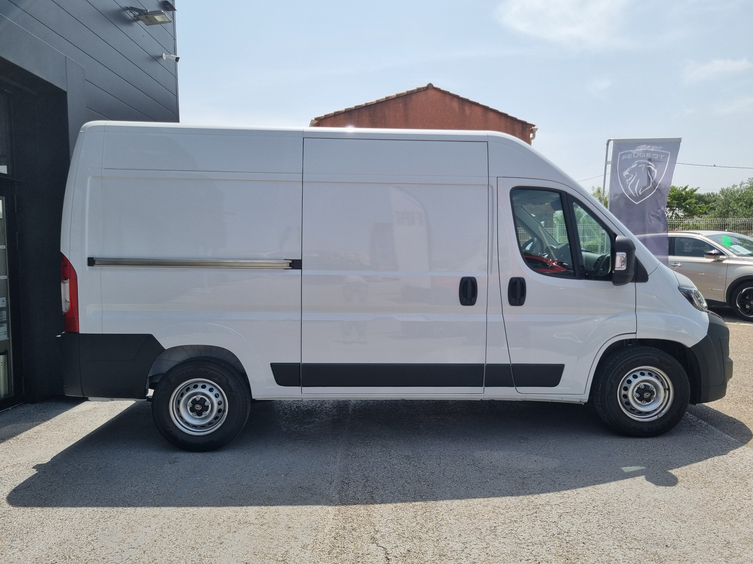 Peugeot Boxer  II 2.2 140 CH S&S BVA8 3.5T L2H2 groupe Vergnon