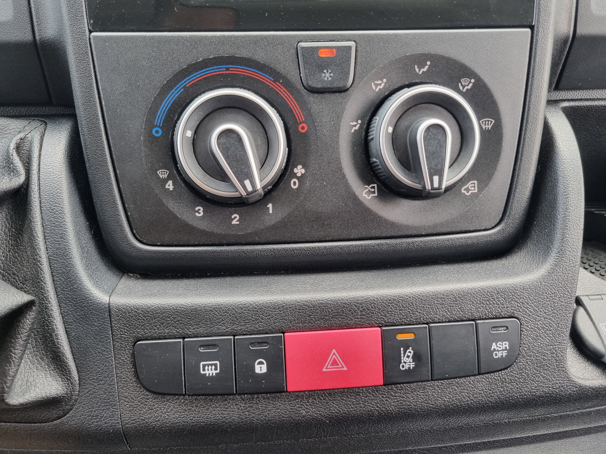 Citroën Jumper  II 33 L2H2 BlueHDi 140 S&S BVM6 Driver groupe Vergnon