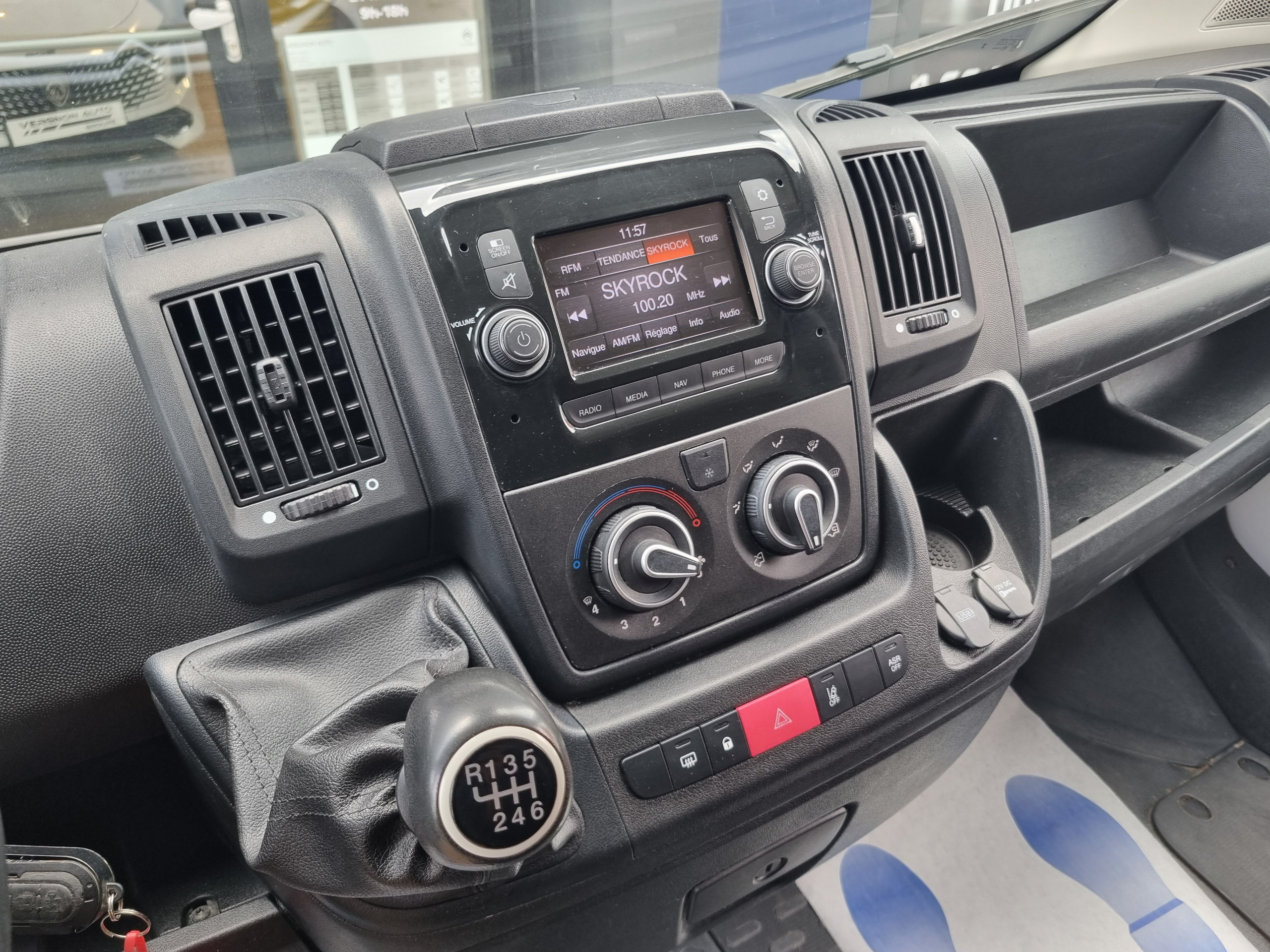 Citroën Jumper  II 33 L2H2 BlueHDi 140 S&S BVM6 Driver groupe Vergnon