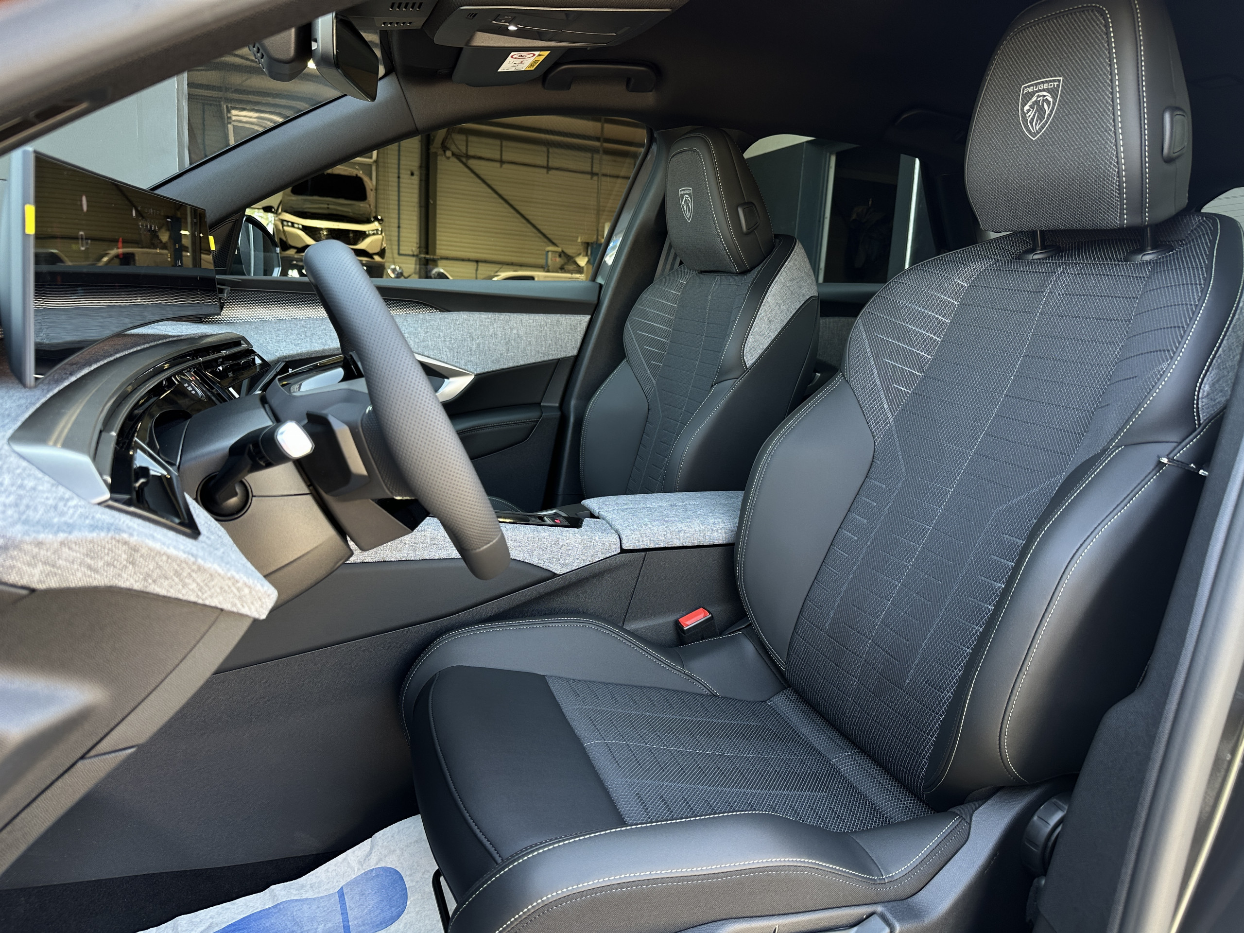 Peugeot e-3008  III Electrique 210 ch Batterie 73 kWh GT groupe Vergnon