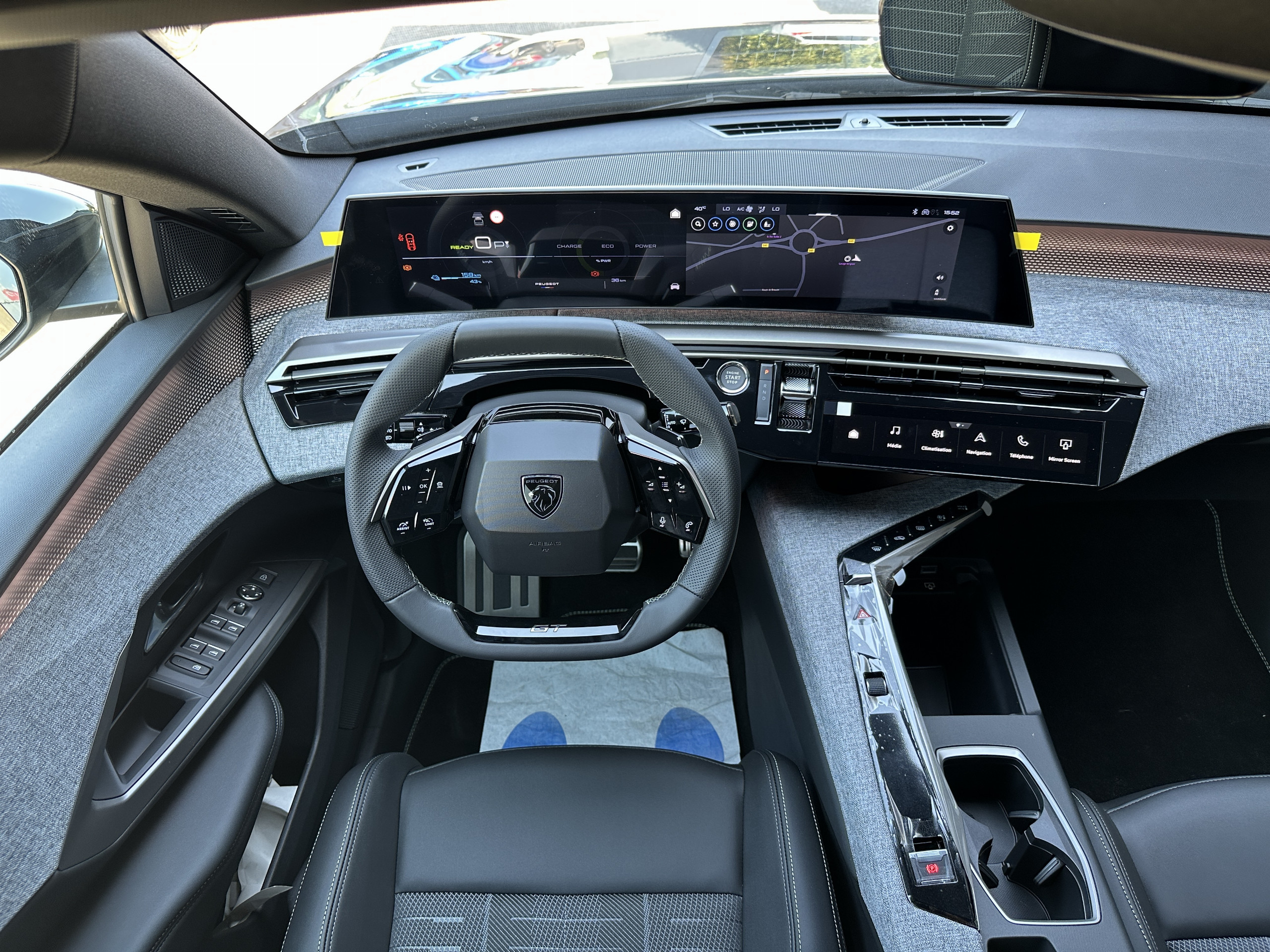 Peugeot e-3008  III Electrique 210 ch Batterie 73 kWh GT groupe Vergnon