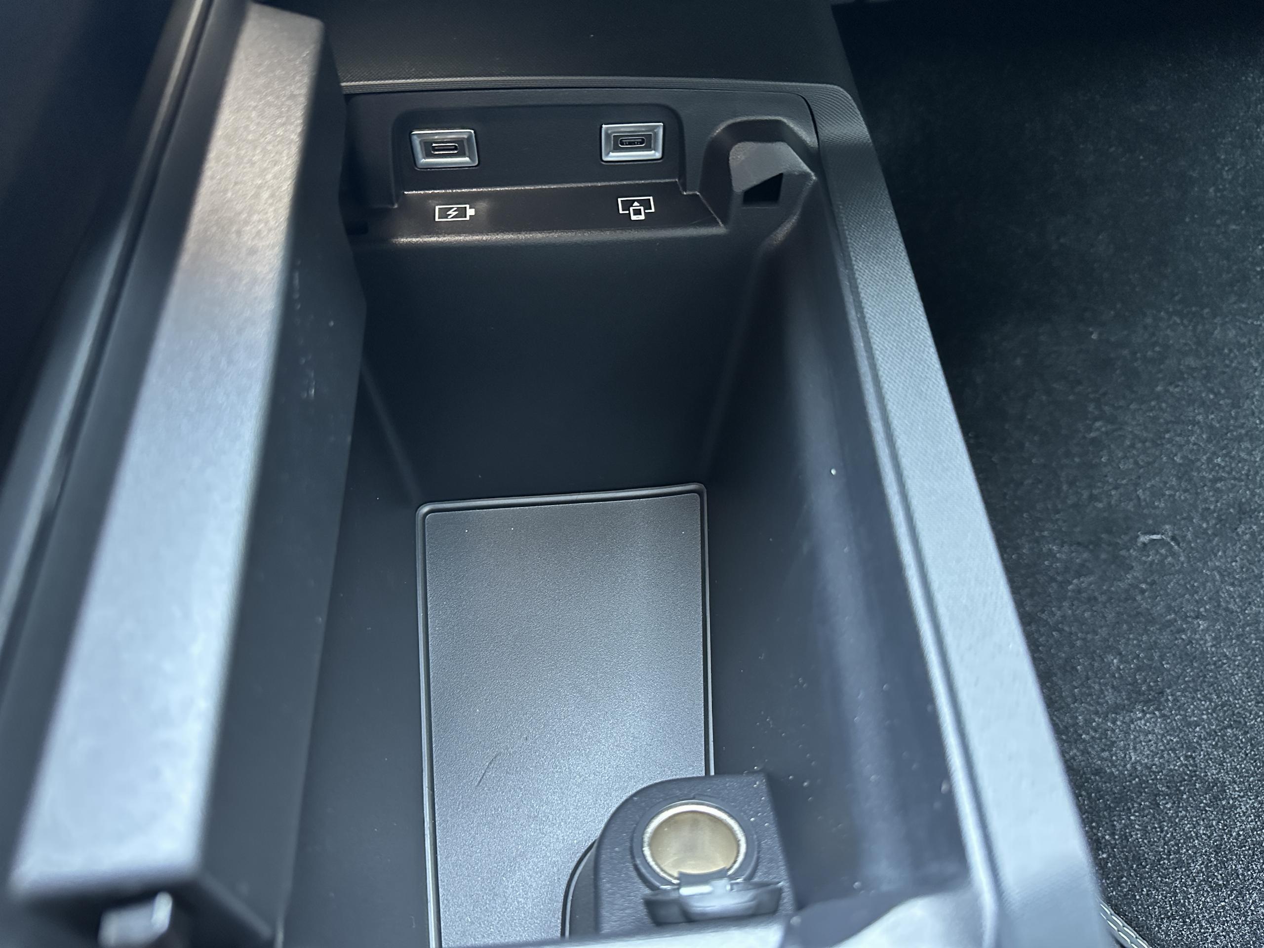 Peugeot e-3008  III Electrique 210 ch Batterie 73 kWh GT groupe Vergnon