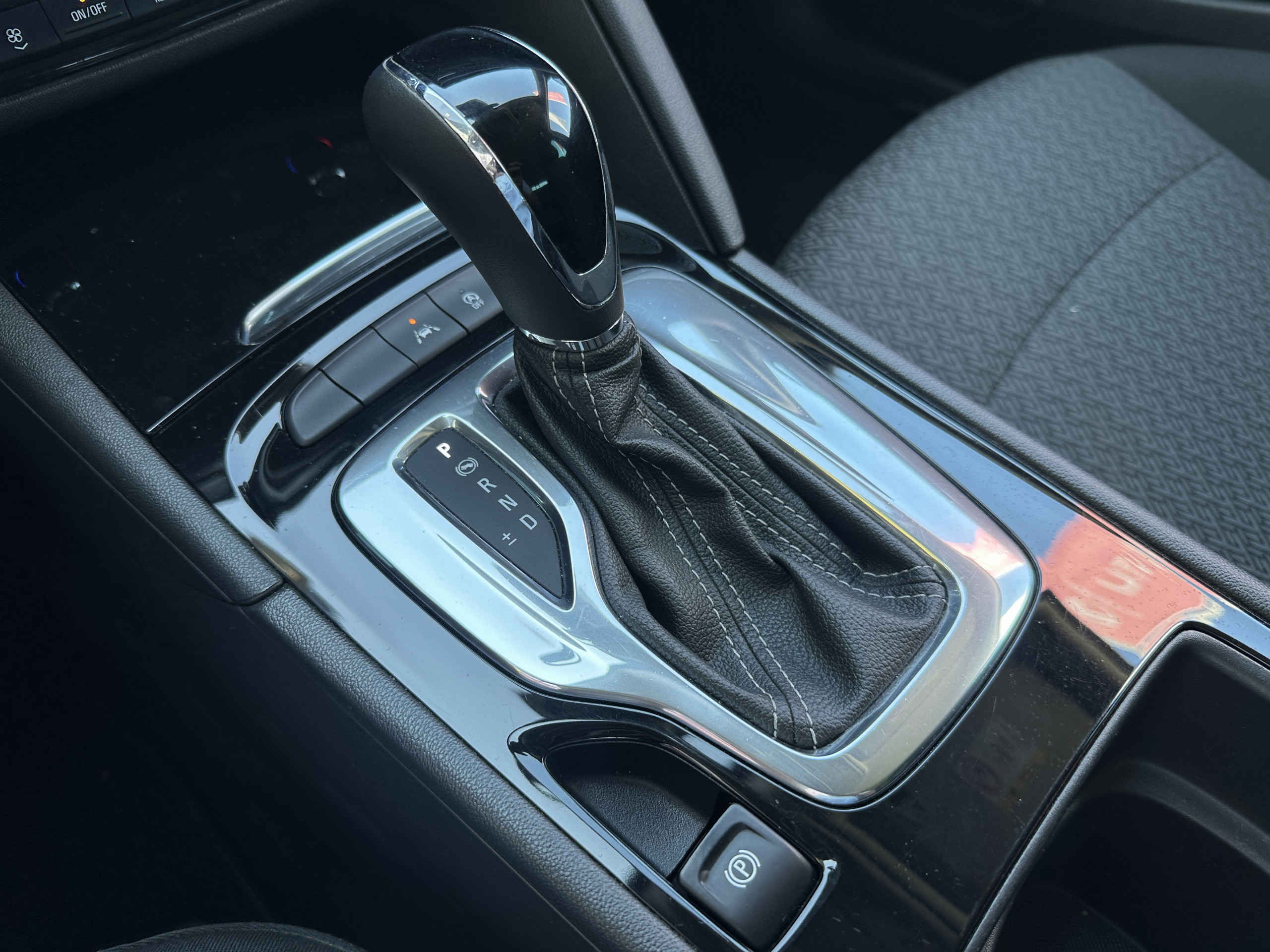 Opel Insignia Sports Tourer  II 1.6 Diesel 136ch auto ELEGANCE BUSINESS groupe Vergnon