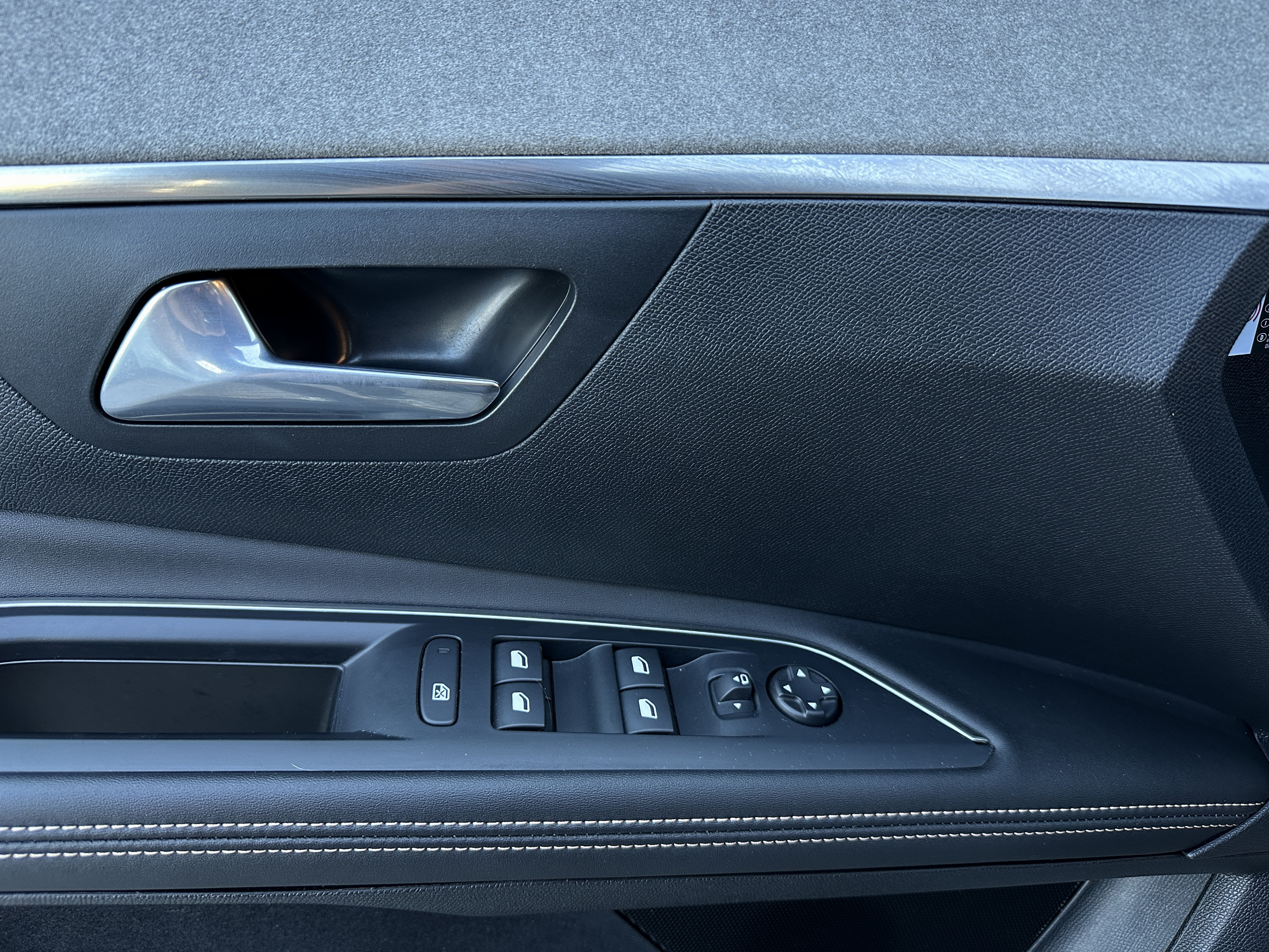 Peugeot 5008  II Hybrid 136 e-DCS6 GT groupe Vergnon