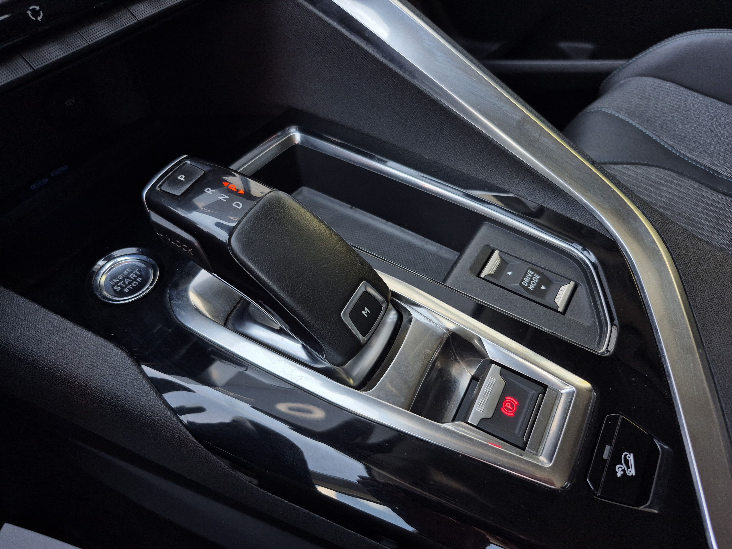 Peugeot 3008  II BlueHDi 130 S&S EAT8 Allure groupe Vergnon